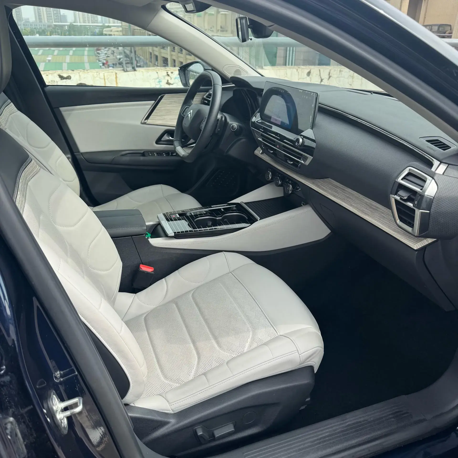 2024 CITROEN C5 thumbnail 4