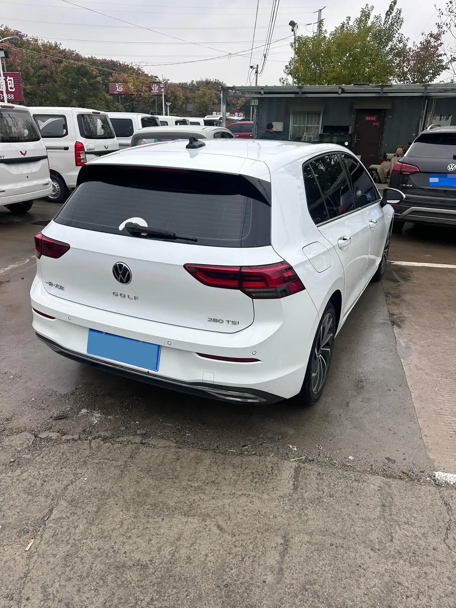 2021 VOLKSWAGEN GOLF thumbnail 4