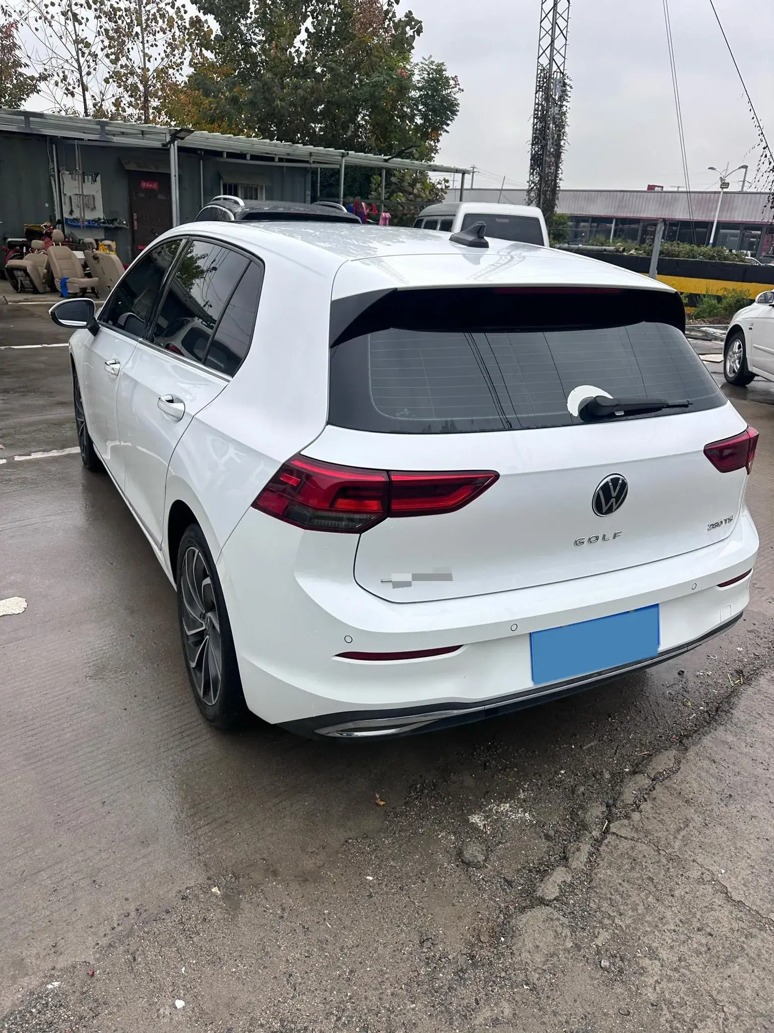 2021 VOLKSWAGEN GOLF thumbnail 3