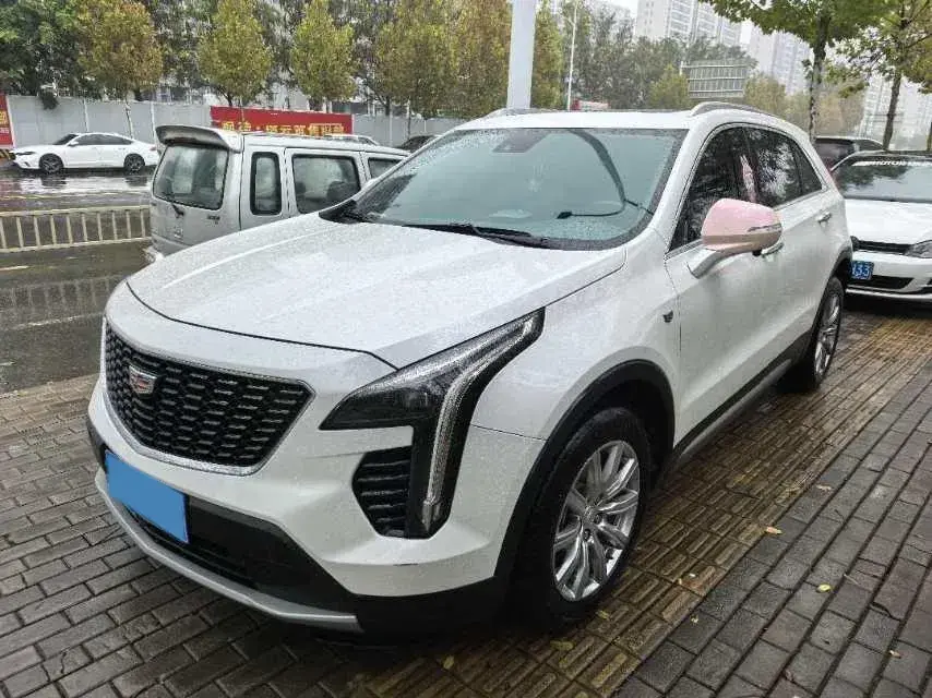 2022 CADILLAC XT4 view 1