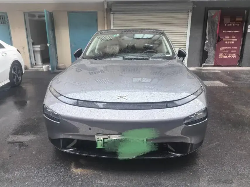 2020 XPENG P7 thumbnail 2