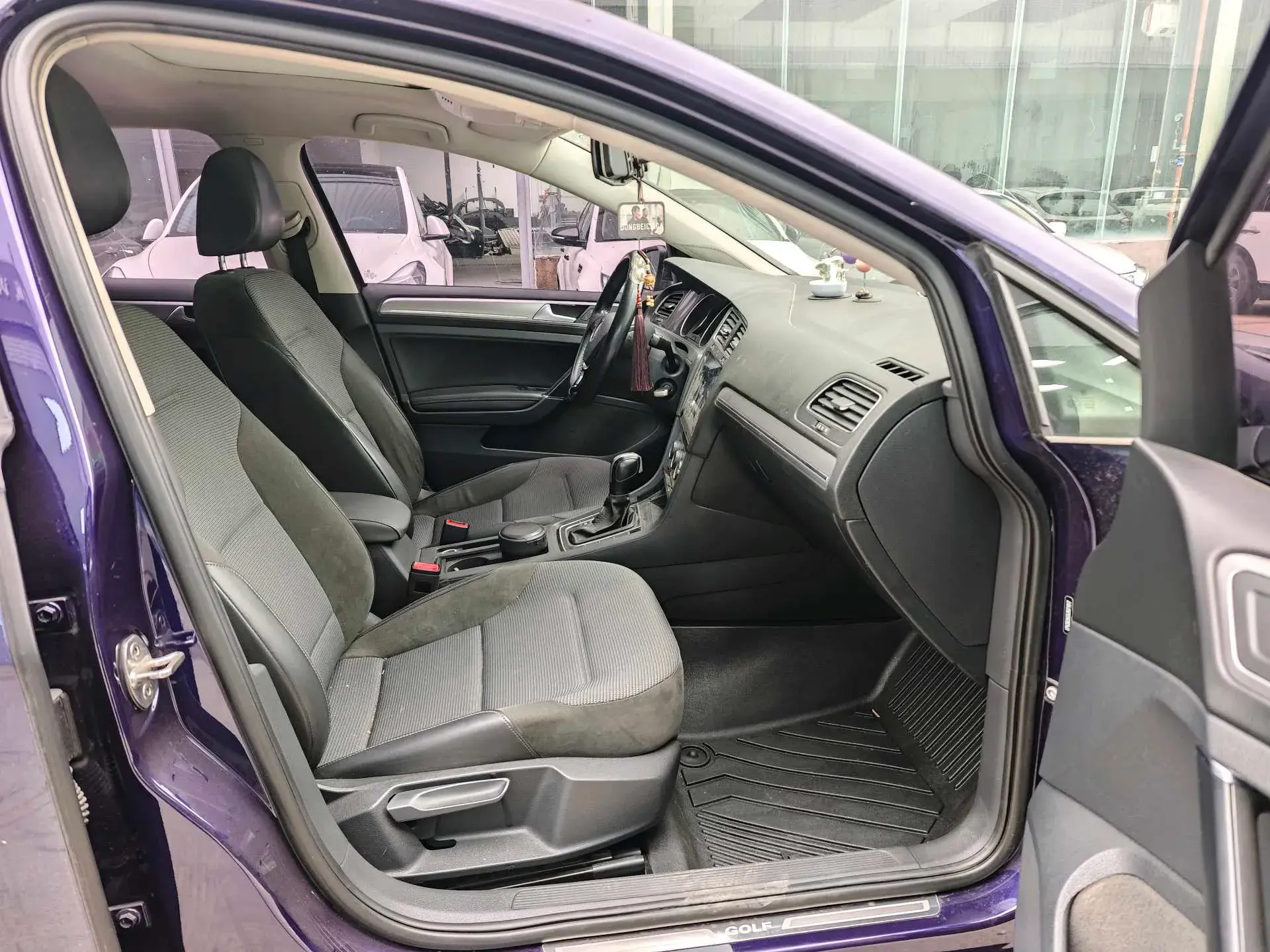 2018 VOLKSWAGEN GOLF thumbnail 4