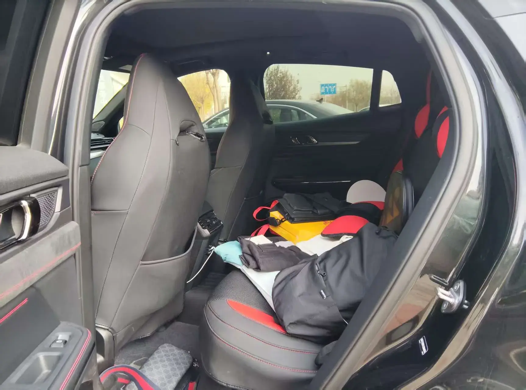 2020 LYNK&CO 05 thumbnail 3