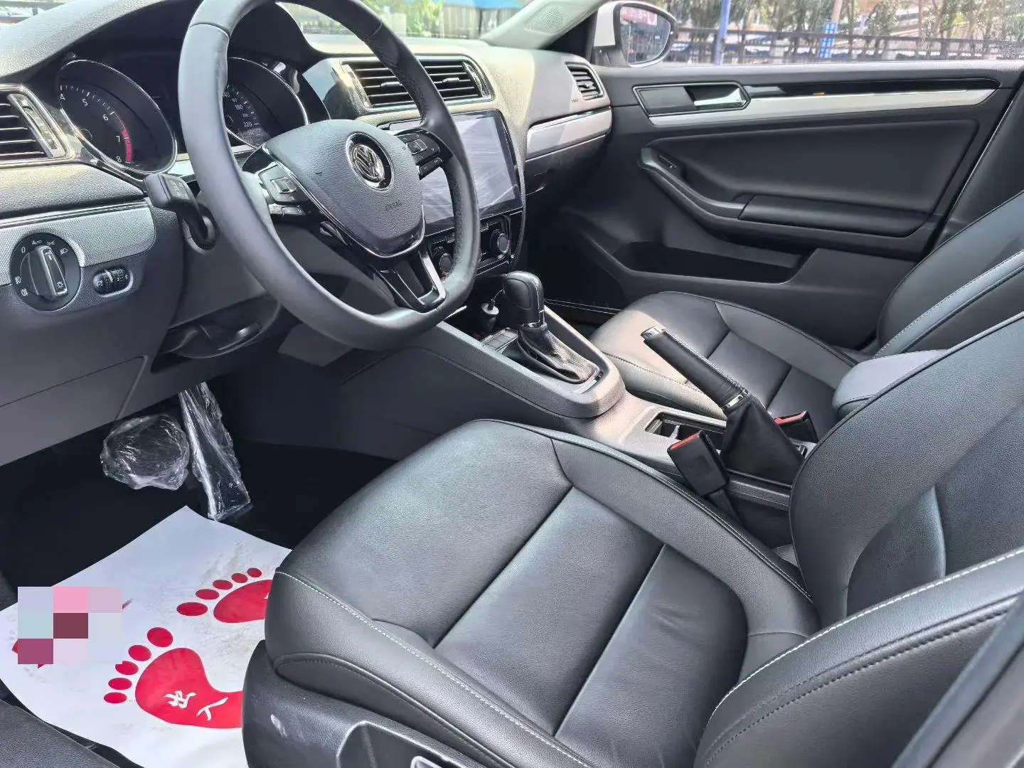 2018 VOLKSWAGEN SAGITAR thumbnail 4