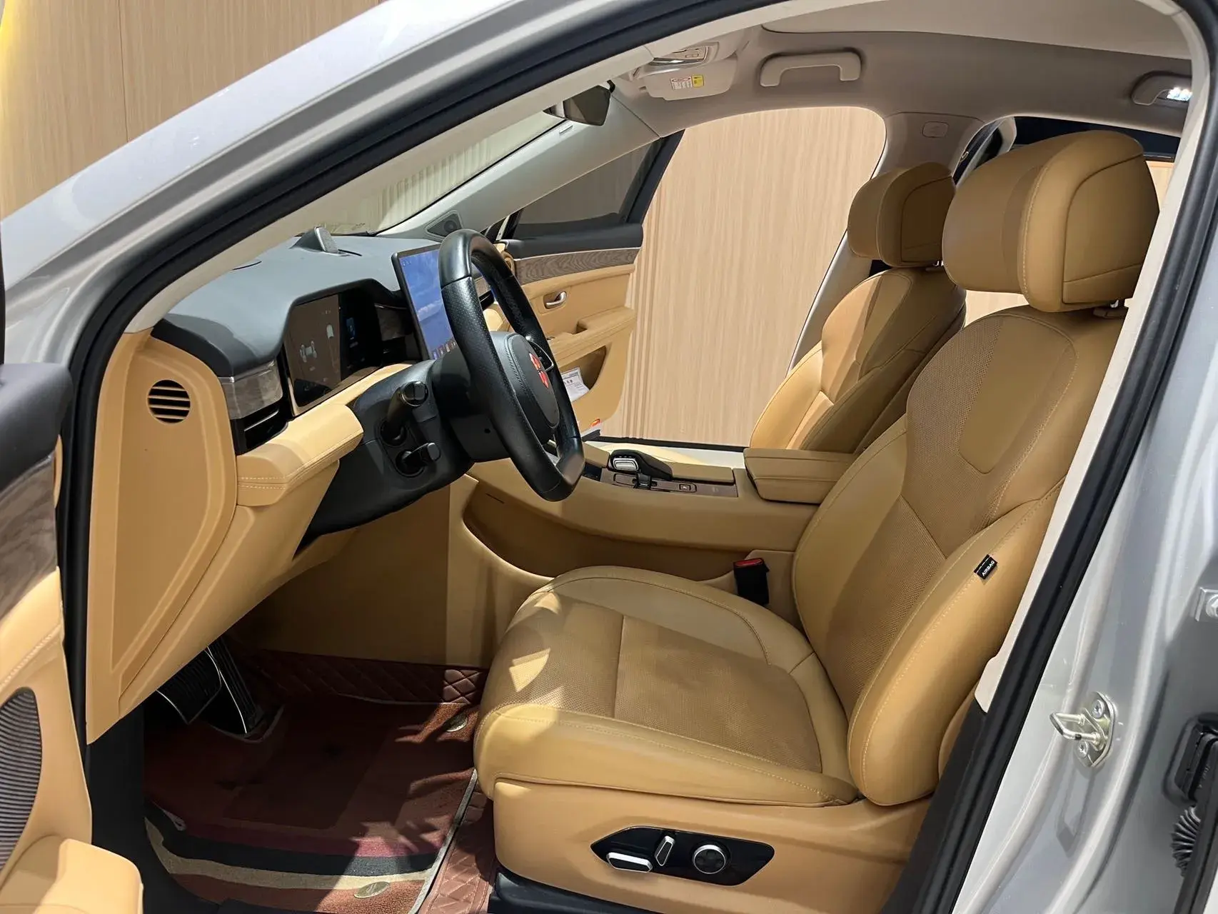 2022 AITO AITO thumbnail 4