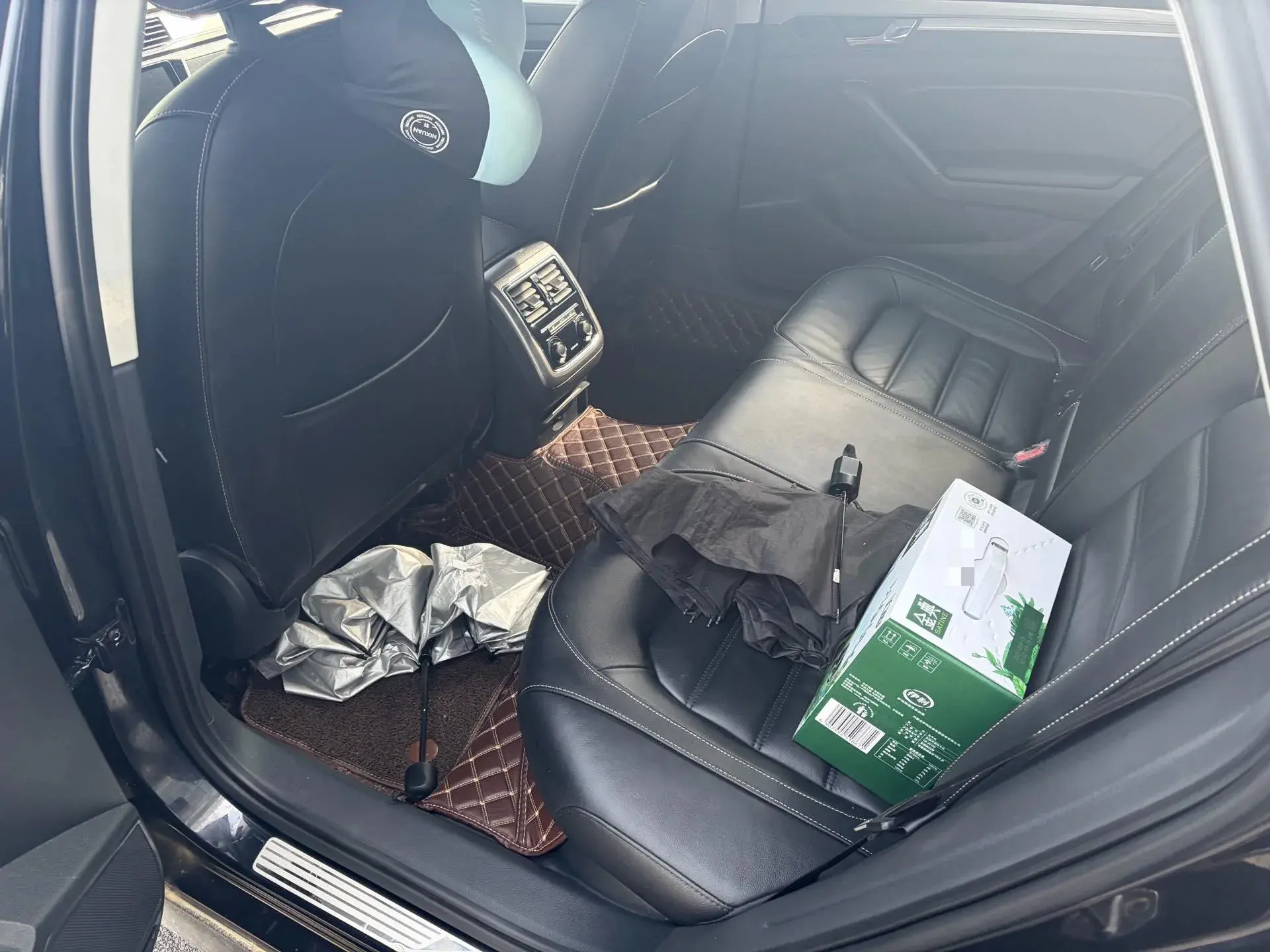 2017 VOLKSWAGEN PASSAT thumbnail 3