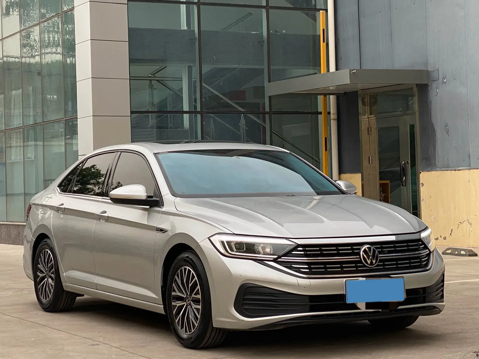 2022 VOLKSWAGEN SAGITAR thumbnail 3