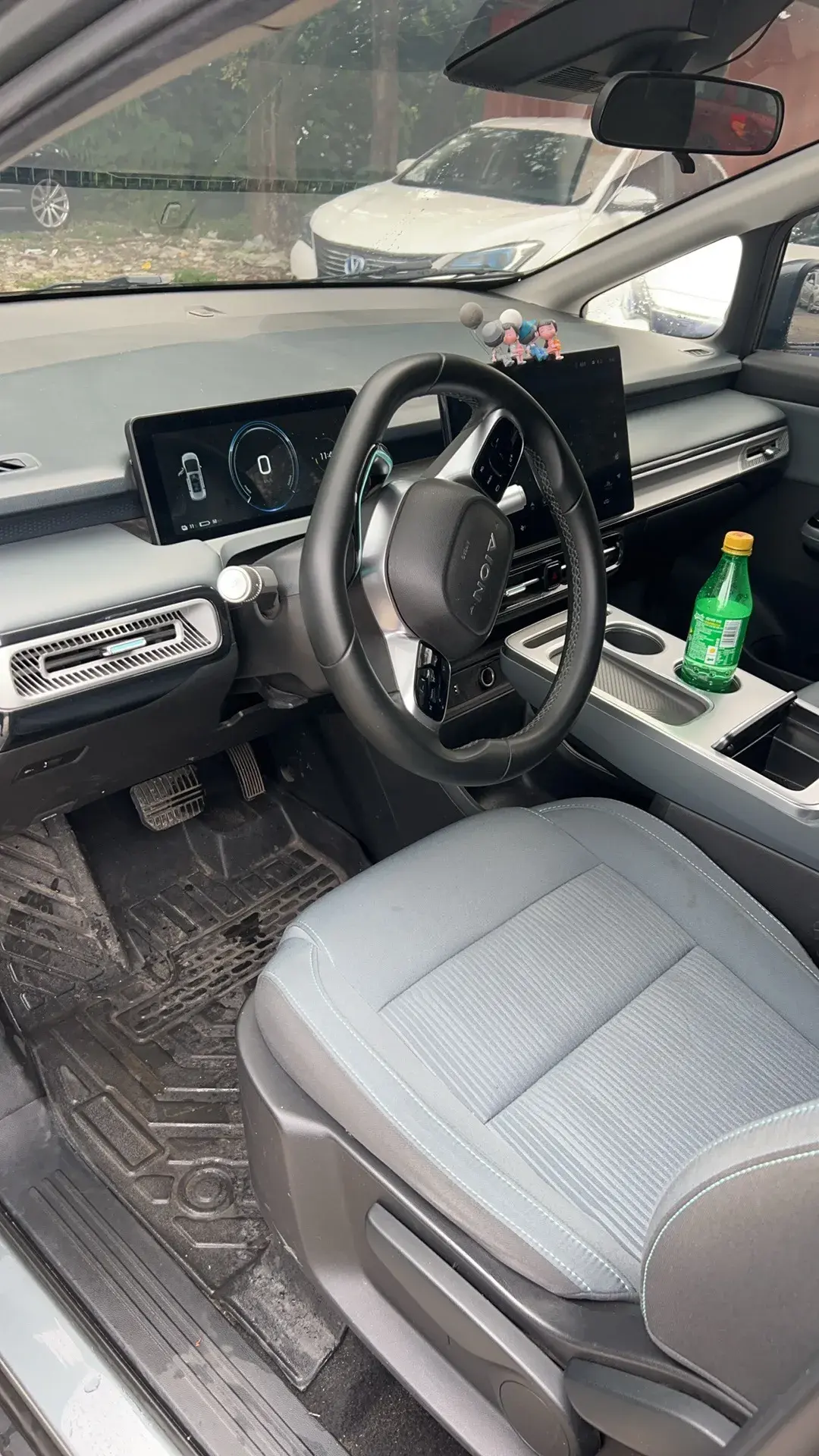 2023 AION Y thumbnail 4