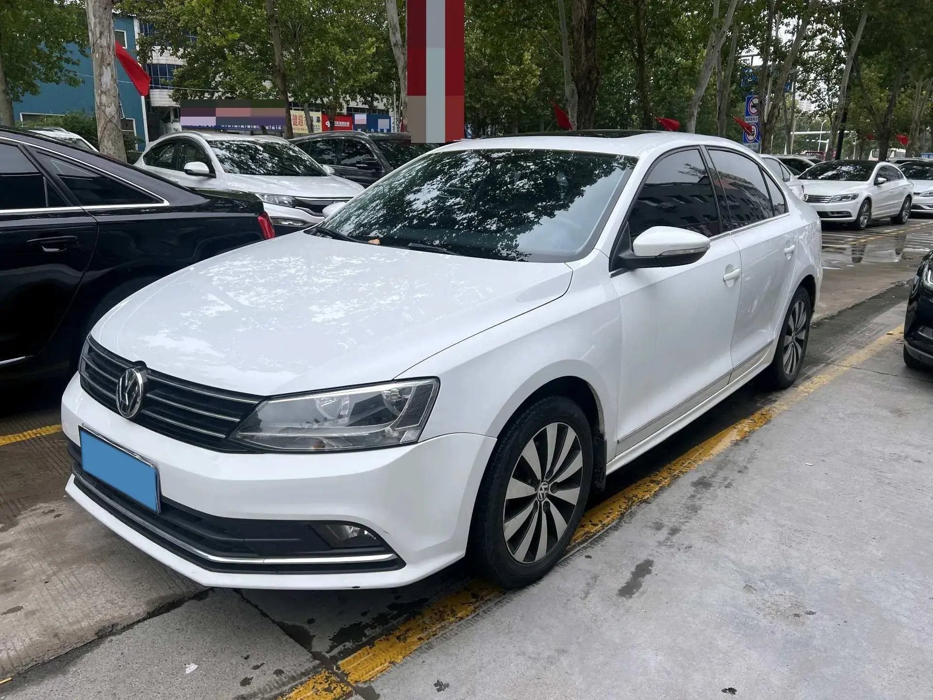 2018 VOLKSWAGEN SAGITAR view 1