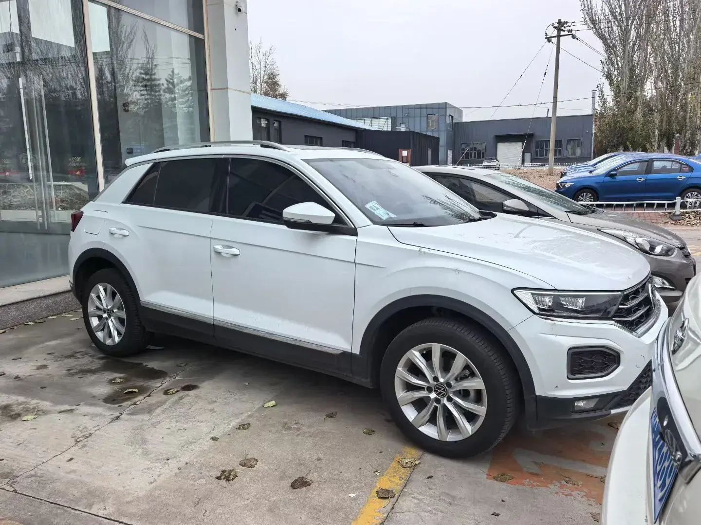 2020 VOLKSWAGEN T-ROC thumbnail 2