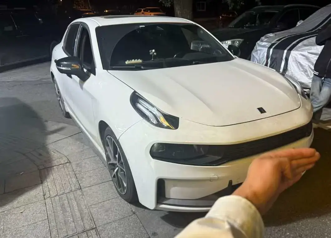 2022 LYNK&CO 03 thumbnail 3