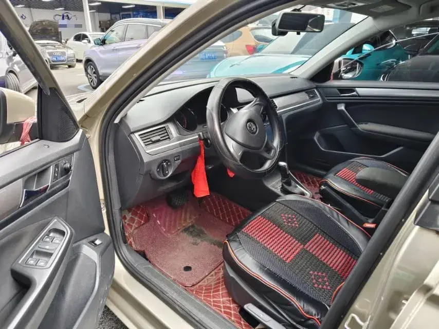 2018 VOLKSWAGEN BORA thumbnail 3