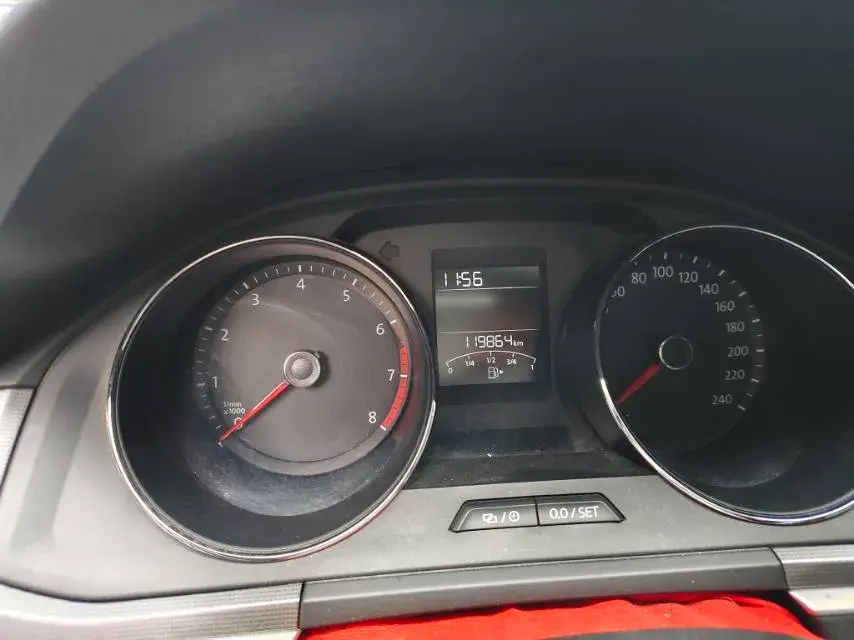 2018 VOLKSWAGEN BORA thumbnail 4