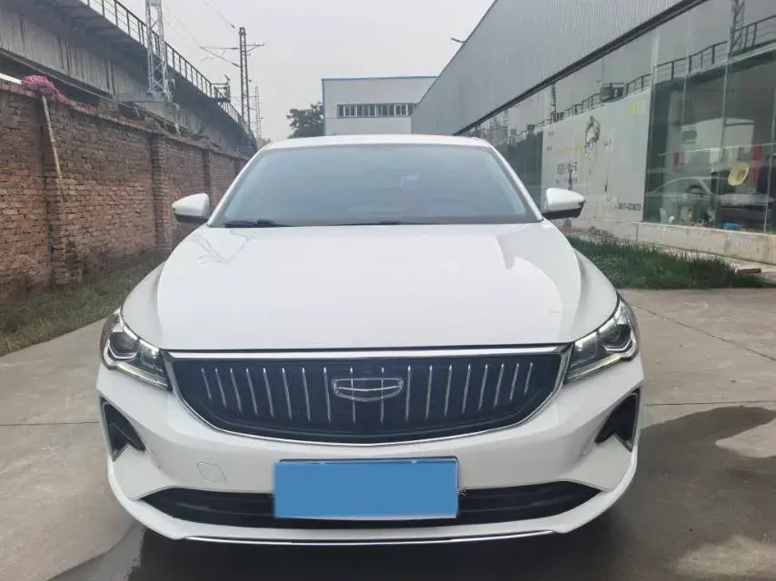 2022 GEELY EMGRAND thumbnail 2