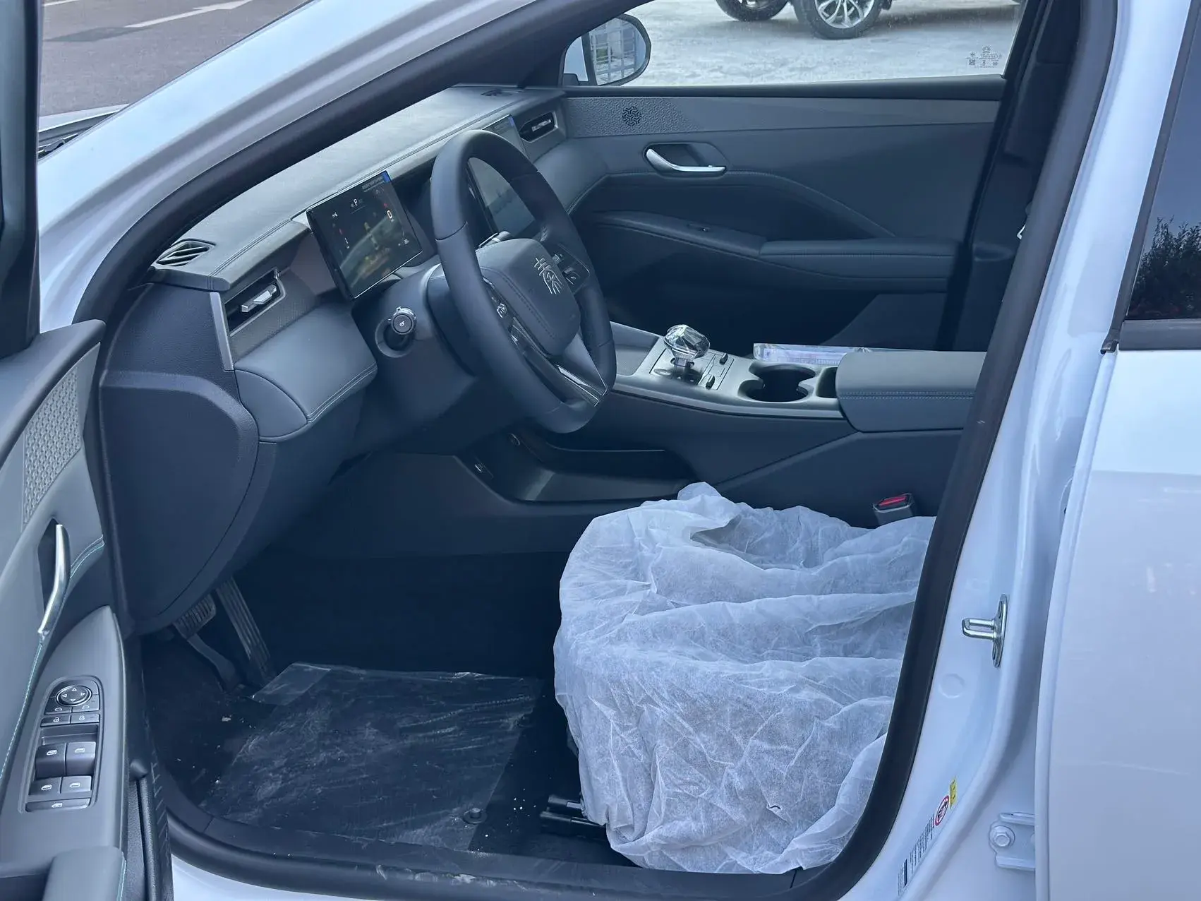 2024 BYD QIN thumbnail 4