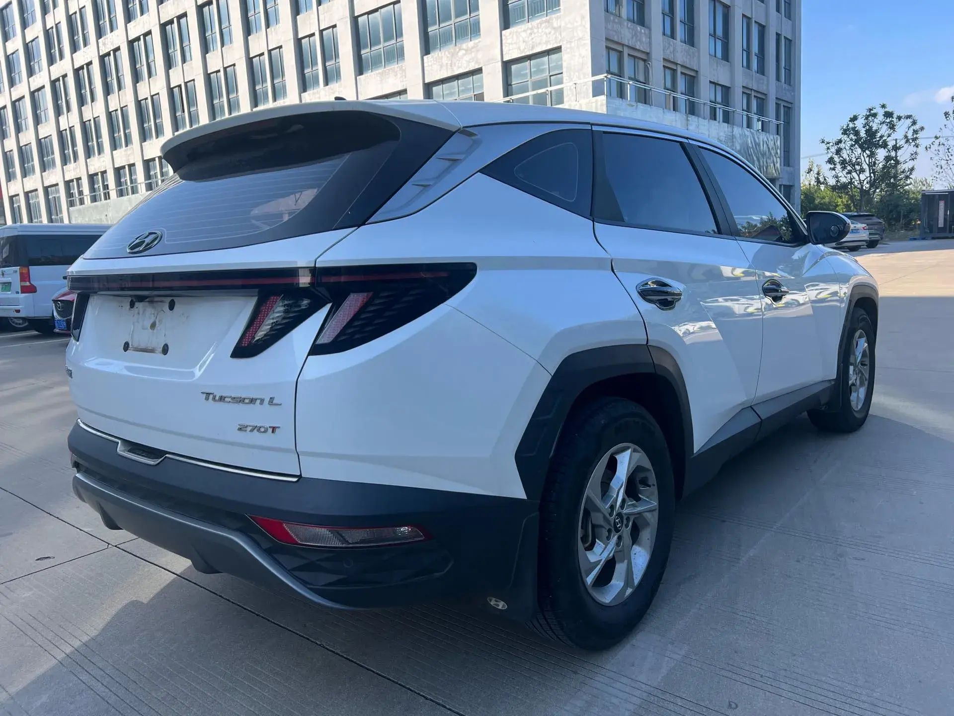 2021 HYUNDAI TUCSON thumbnail 4