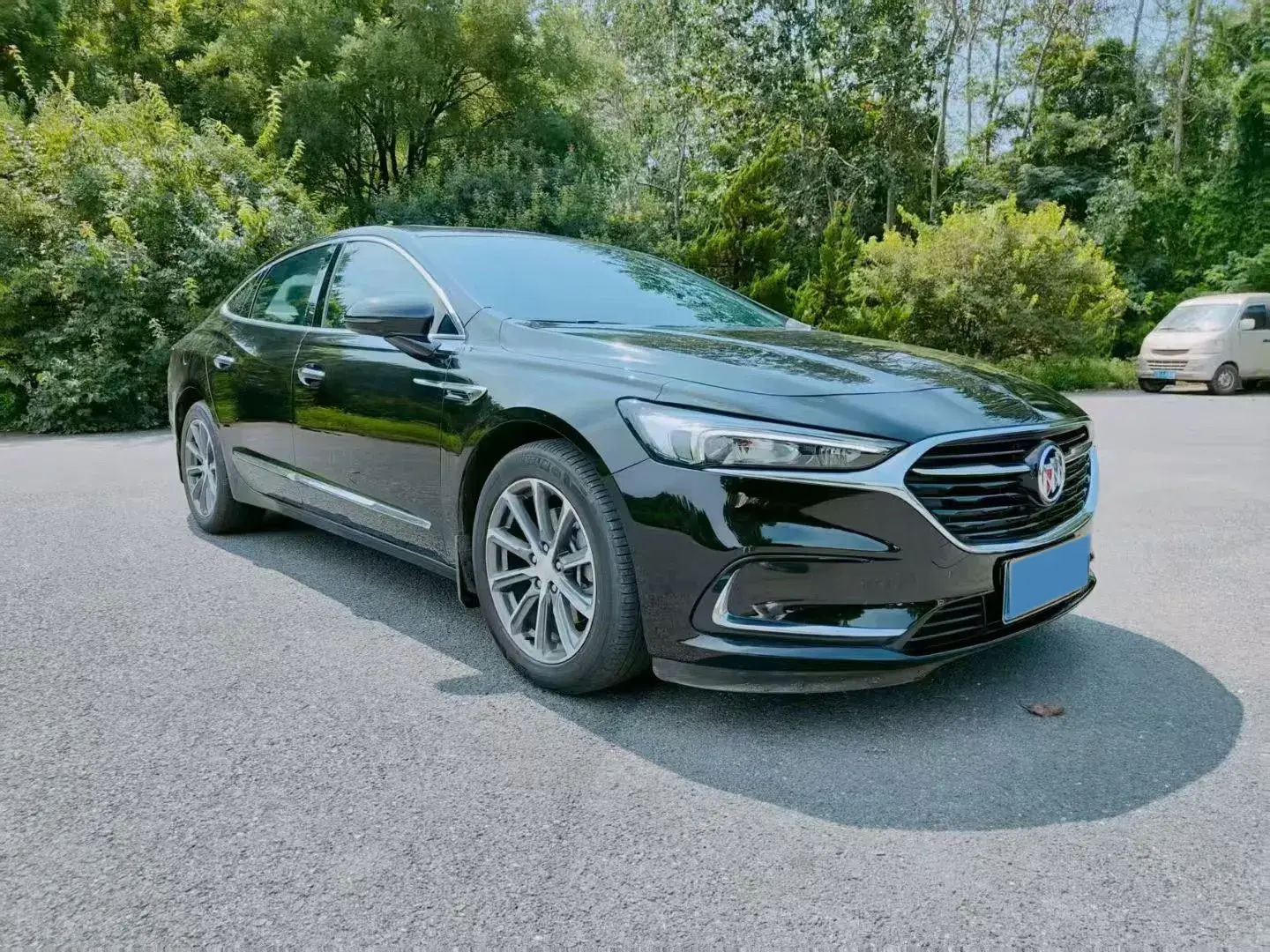 2022 BUICK LARCOSSE thumbnail 2