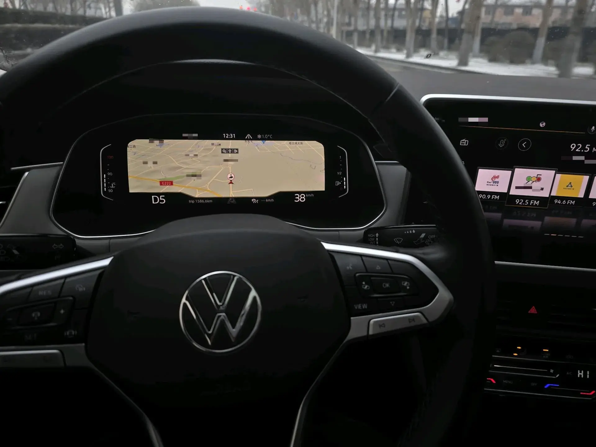 2023 VOLKSWAGEN BORA thumbnail 2