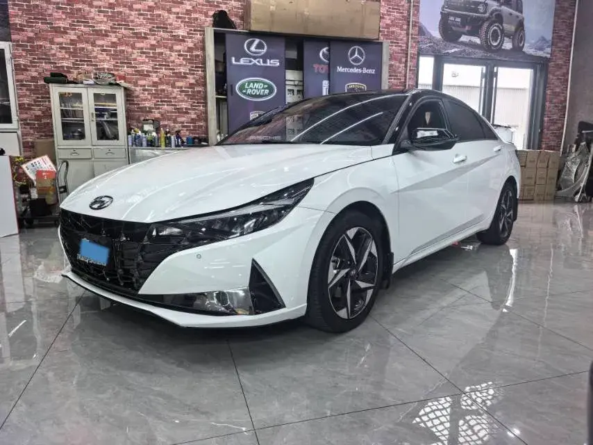 2021 HYUNDAI ELANTRA view 1