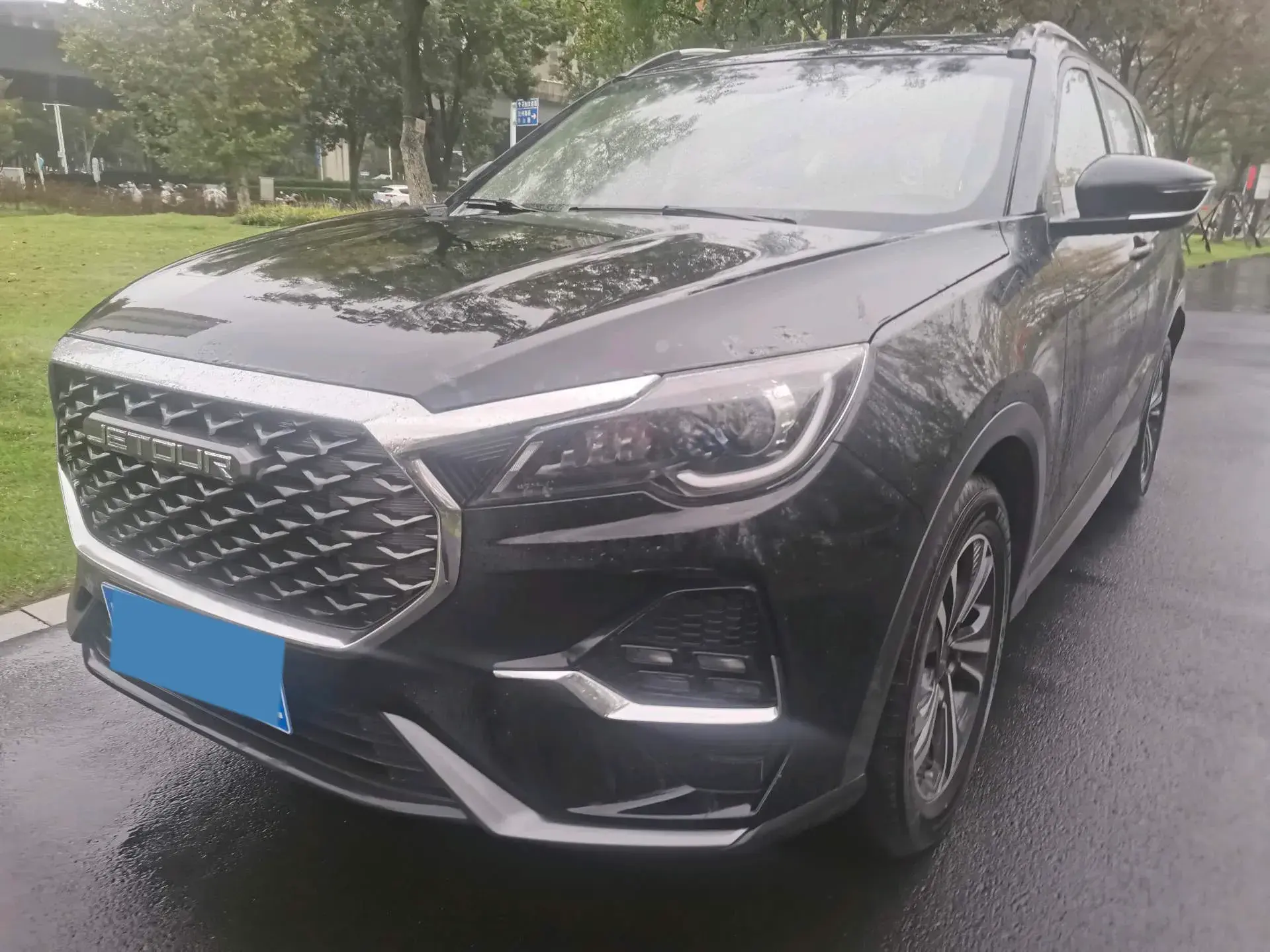 2024 JETOUR X70 view 1