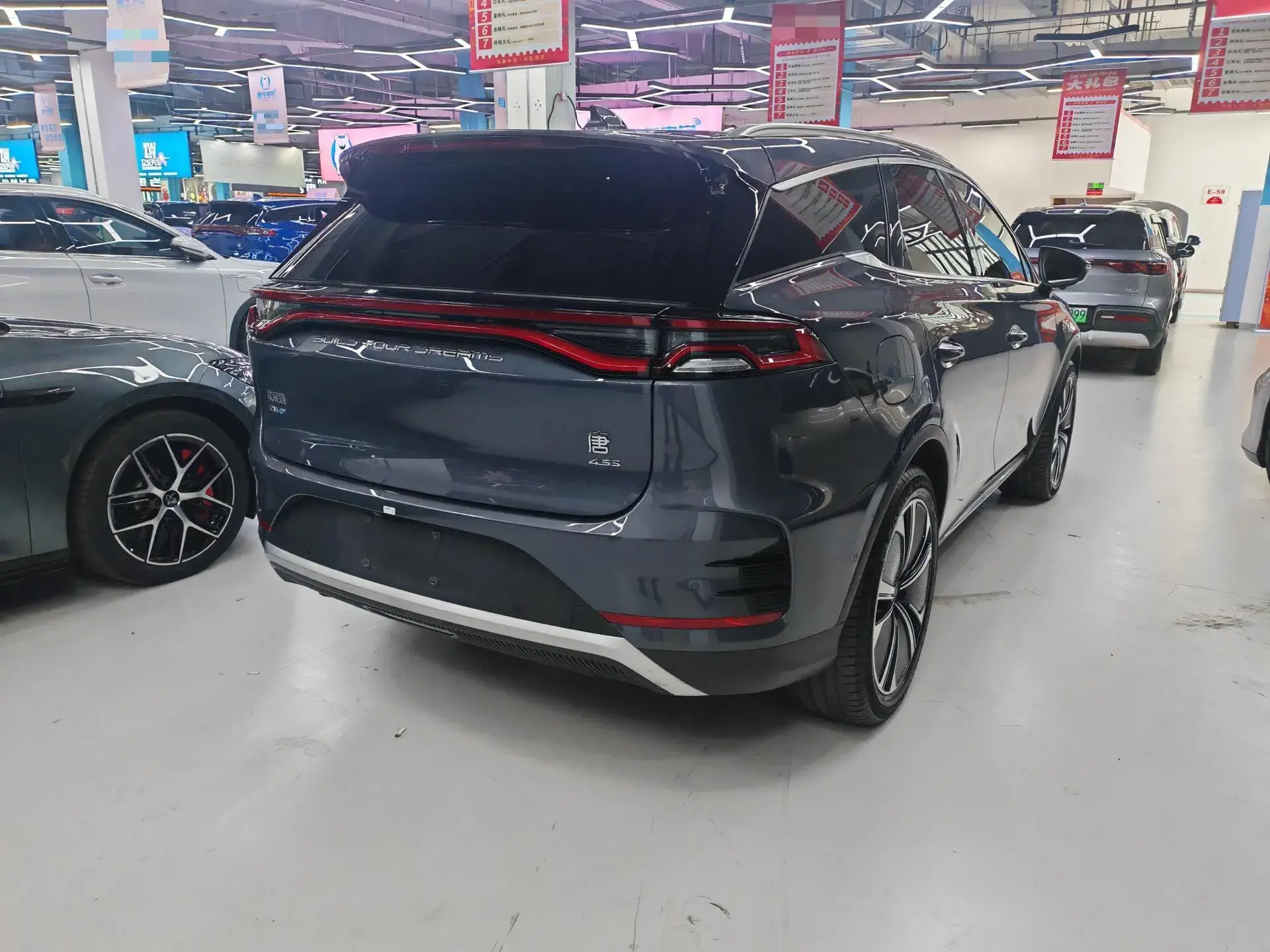 2022 BYD TANG thumbnail 3