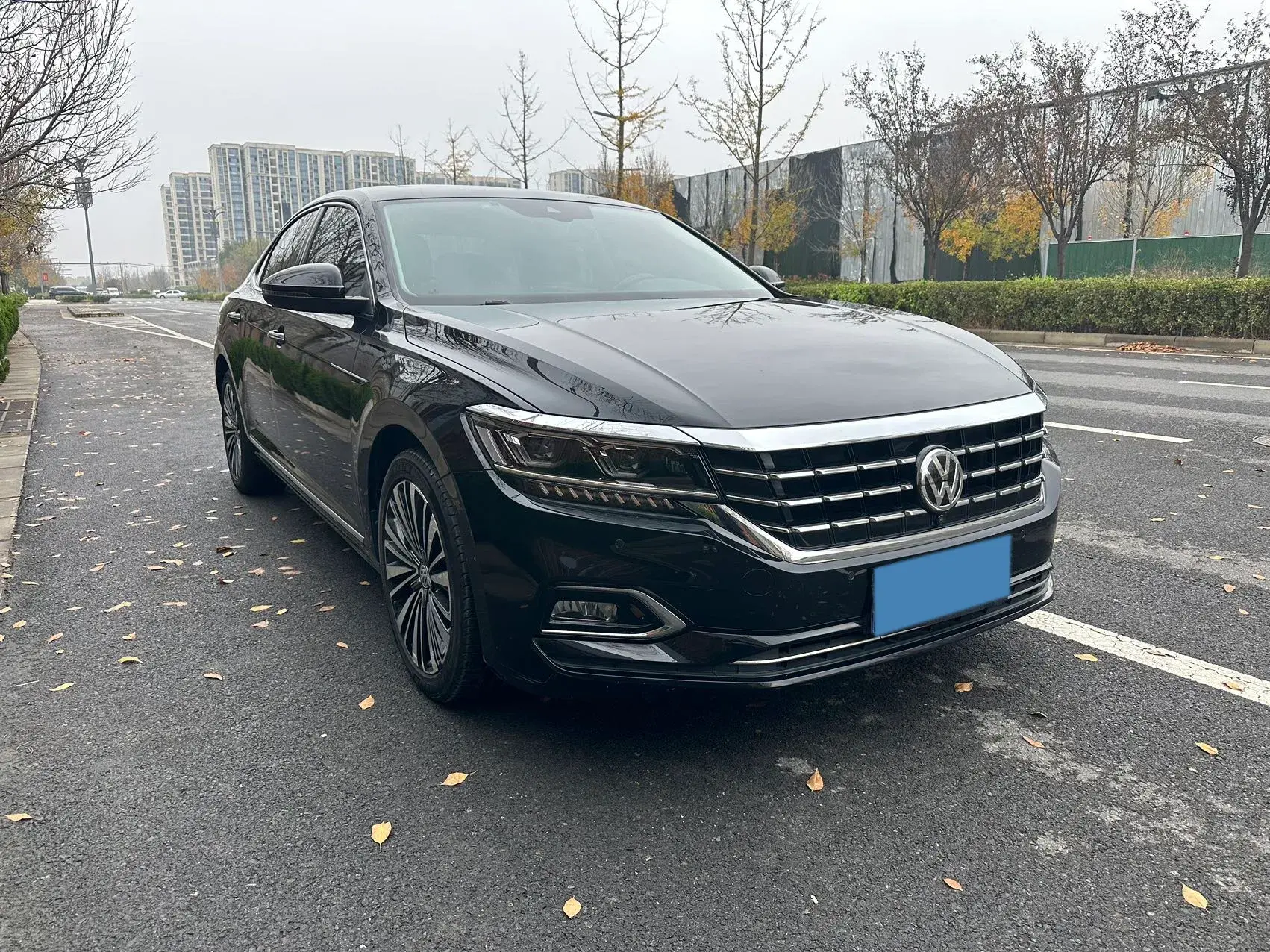 2019 VOLKSWAGEN PASSAT thumbnail 3