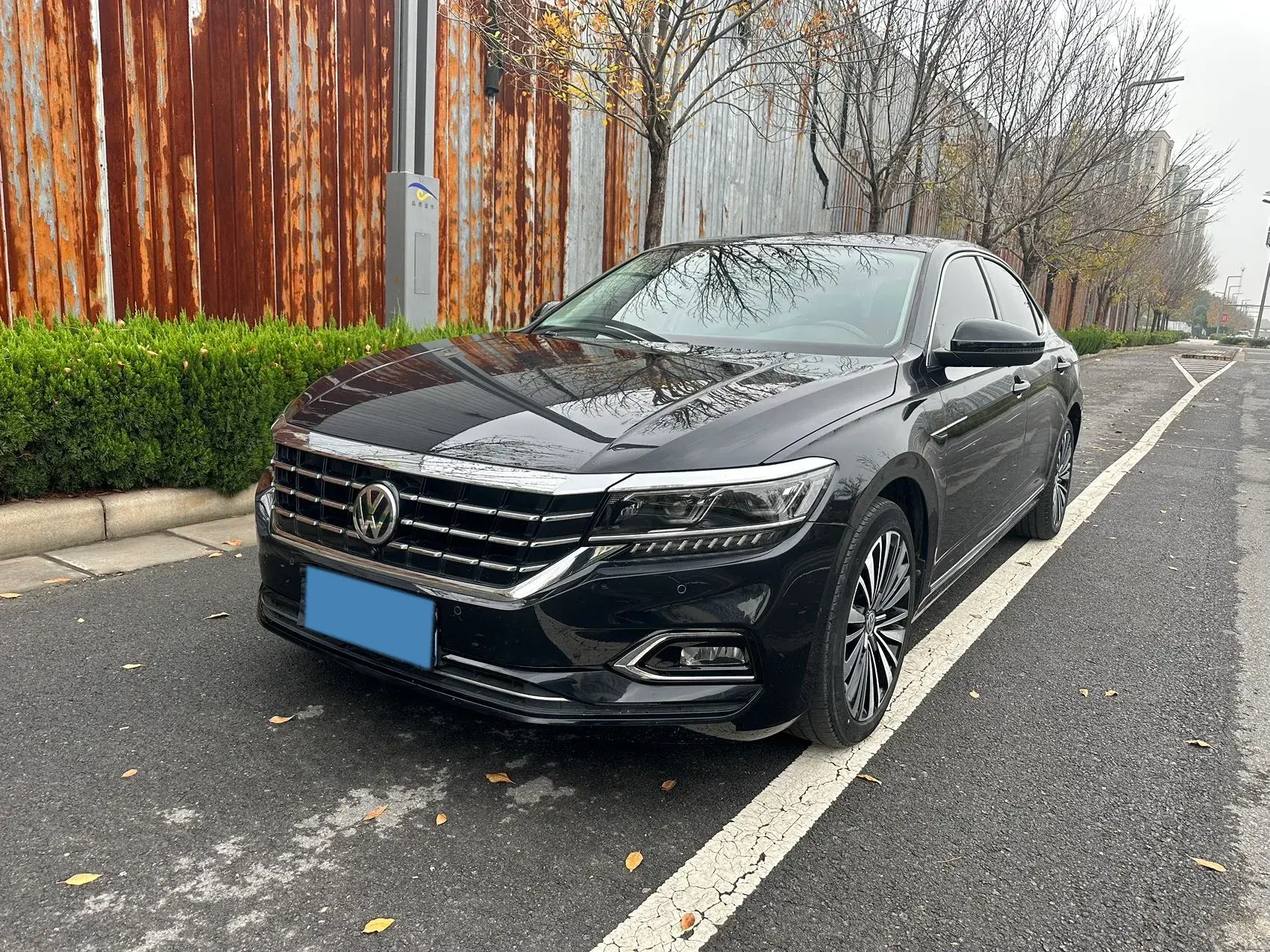 2019 VOLKSWAGEN PASSAT view 1