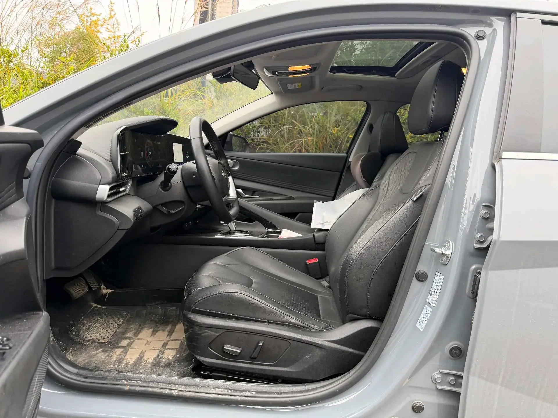 2022 HYUNDAI ELANTRA thumbnail 2