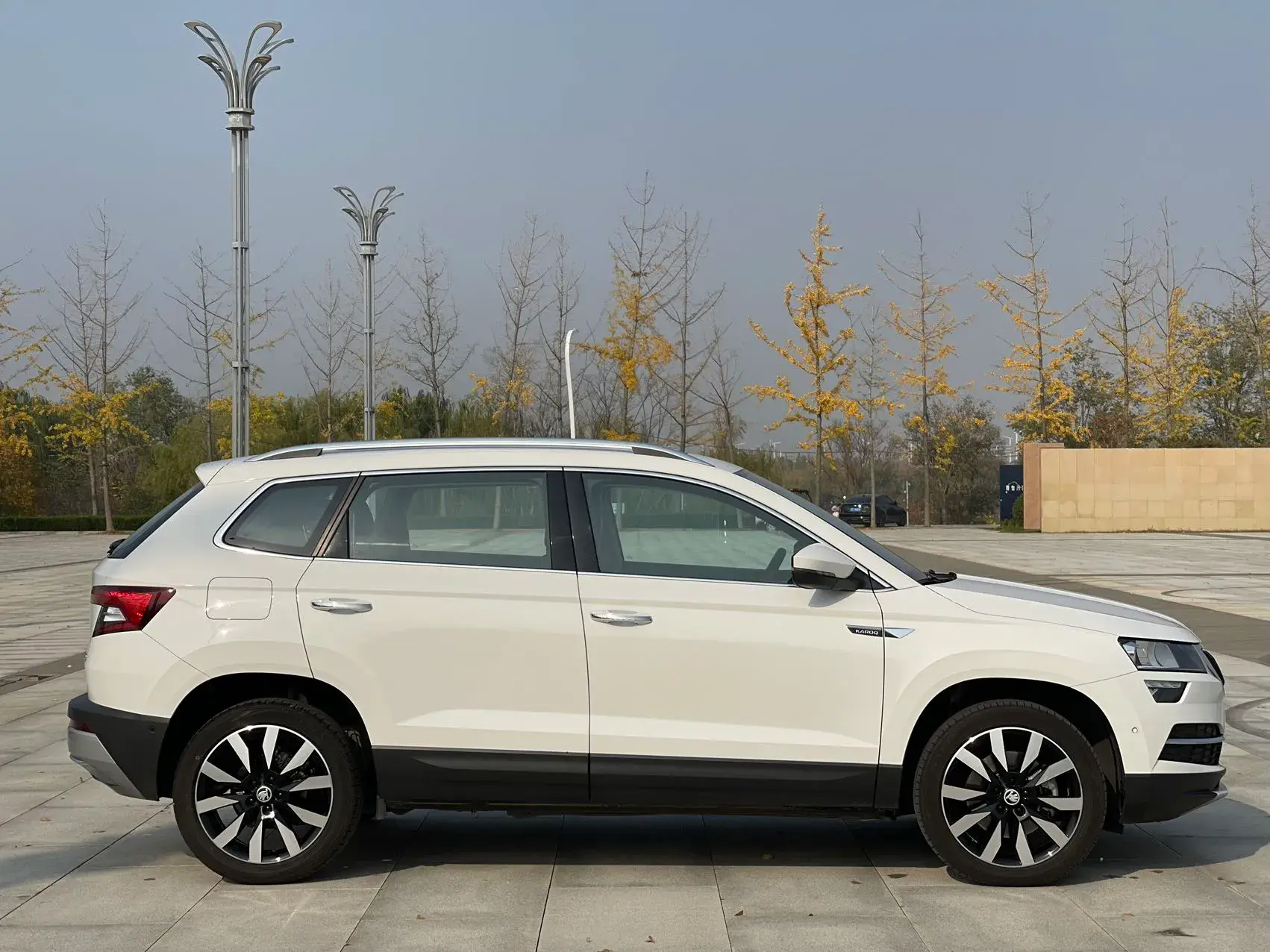 2021 SKODA KAROQ thumbnail 4