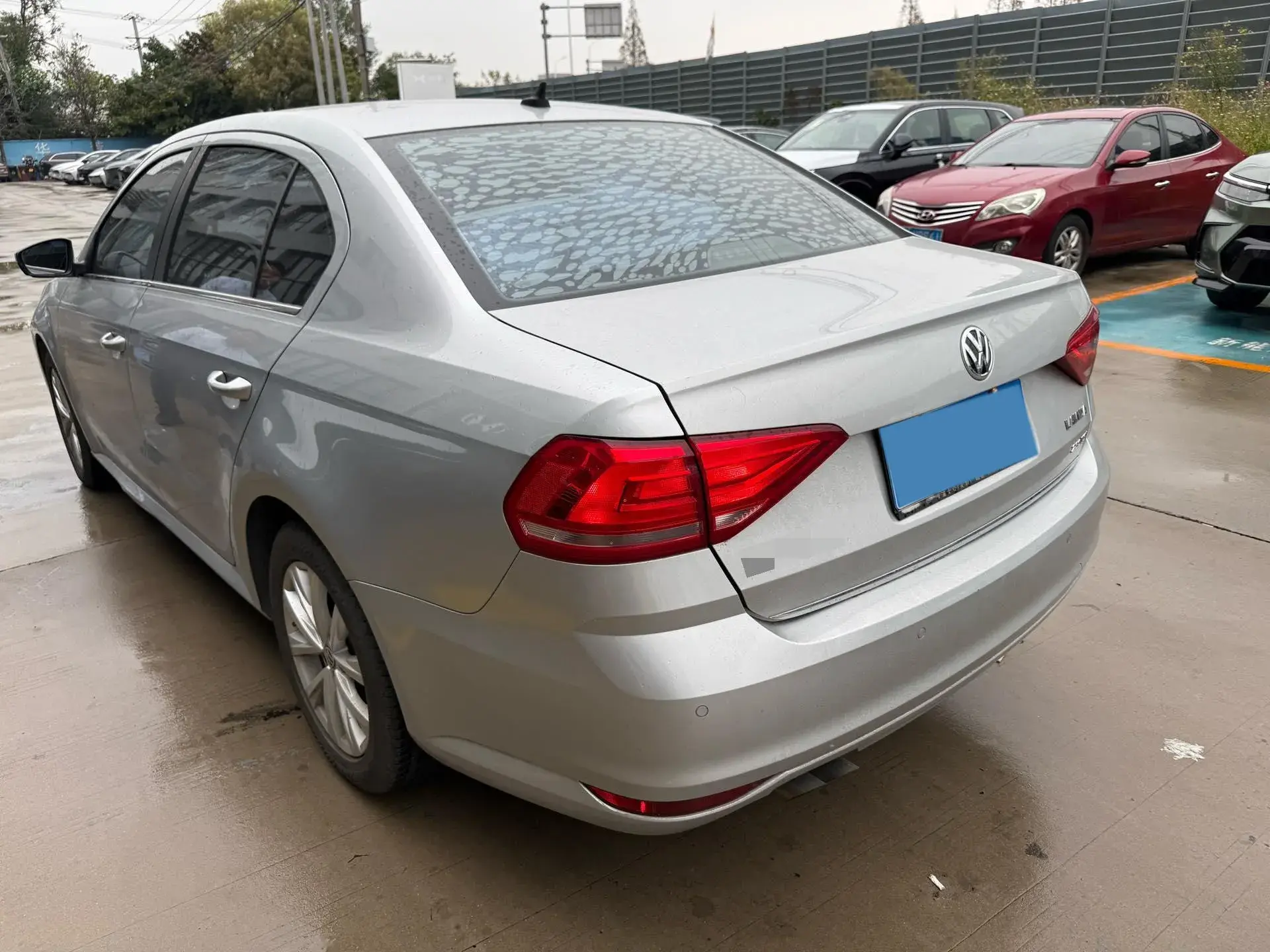 2017 VOLKSWAGEN LAVIDA thumbnail 4