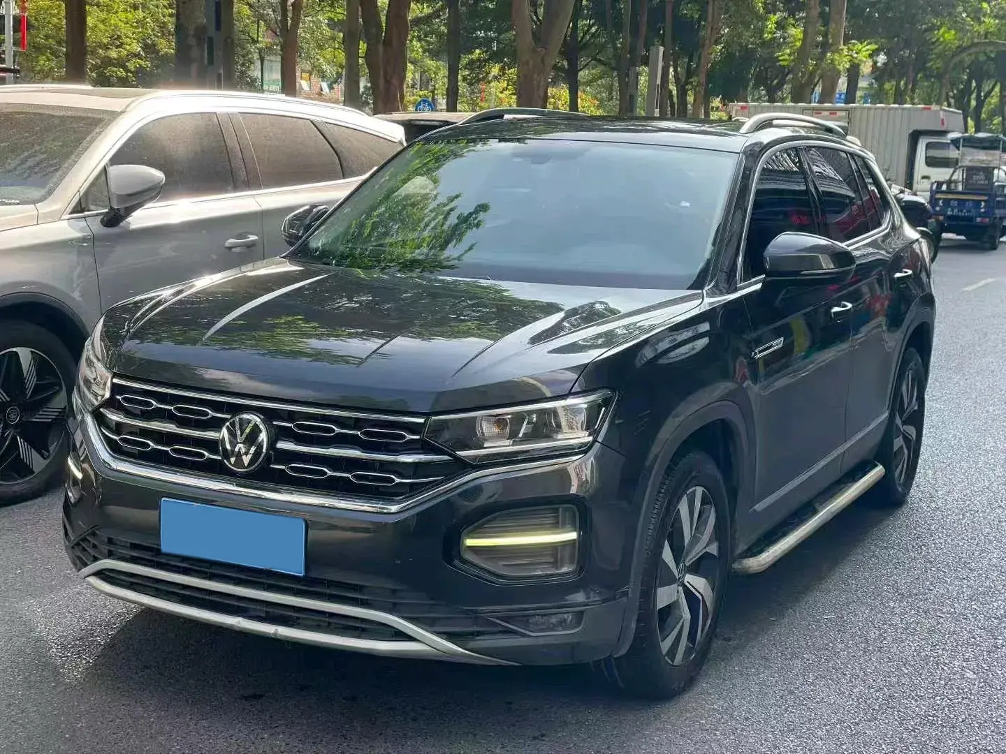 2021 VOLKSWAGEN TAYRON view 1