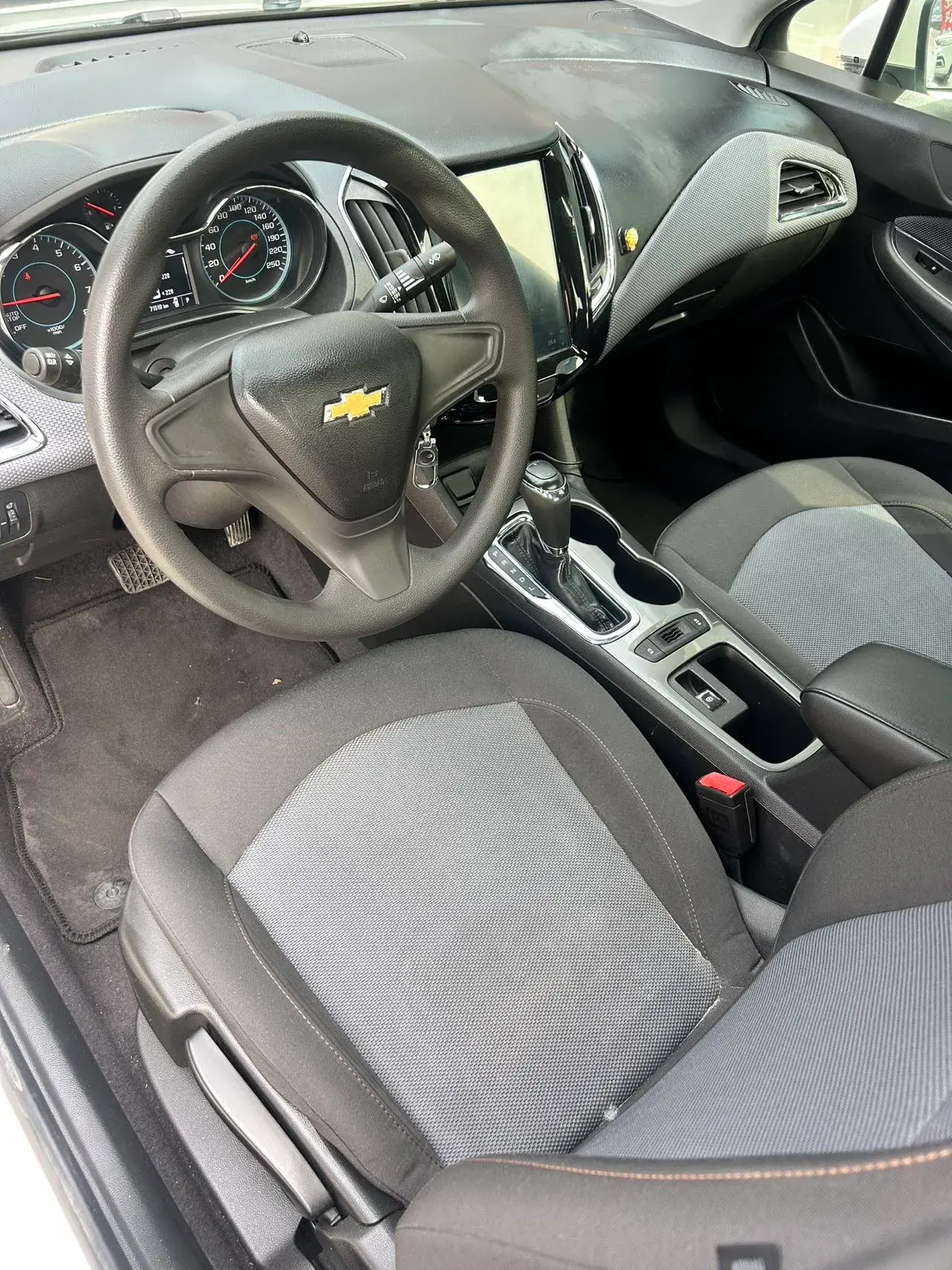 2018 CHEVROLET CRUZE thumbnail 4