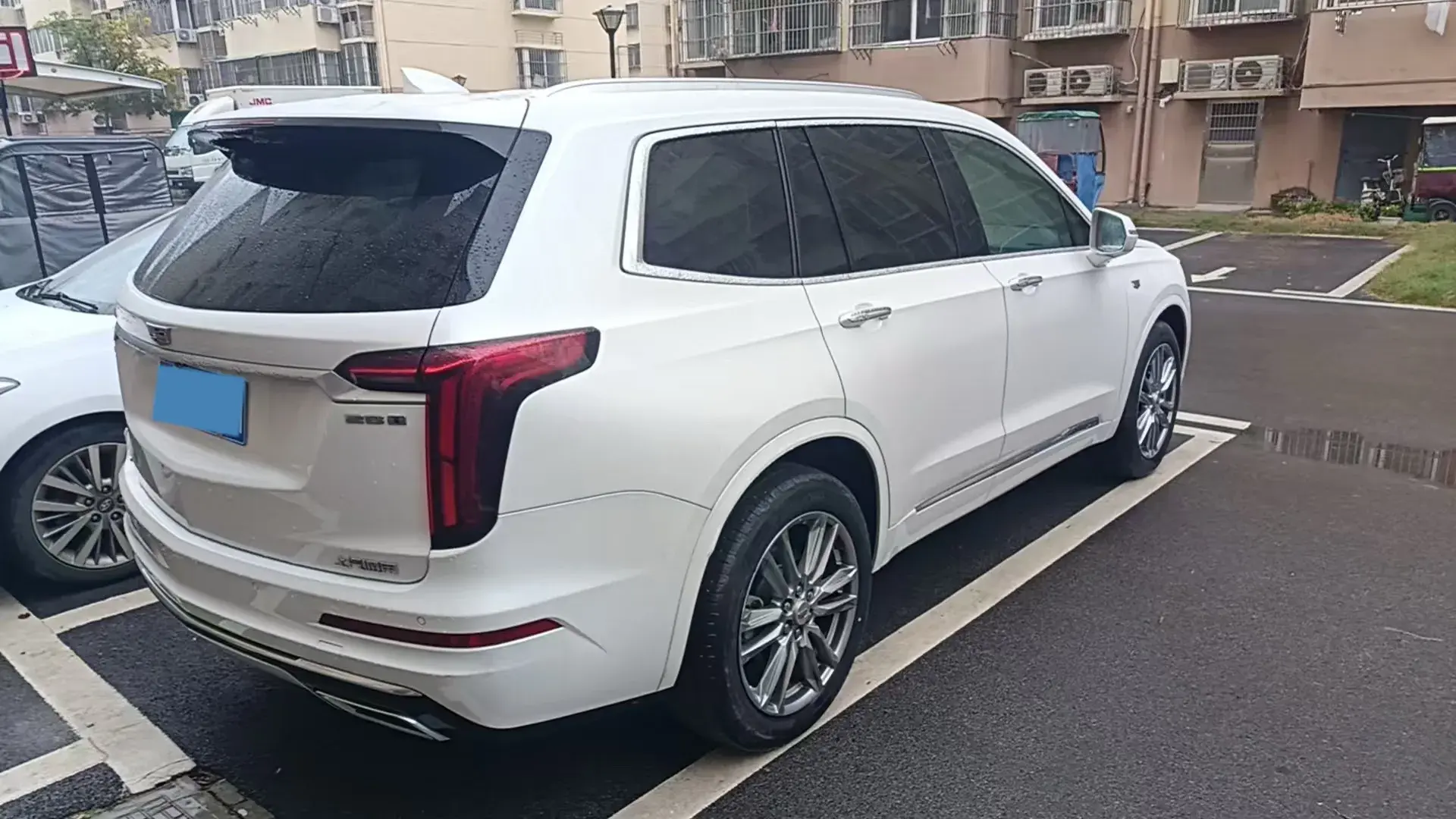 2022 CADILLAC XT6 thumbnail 3