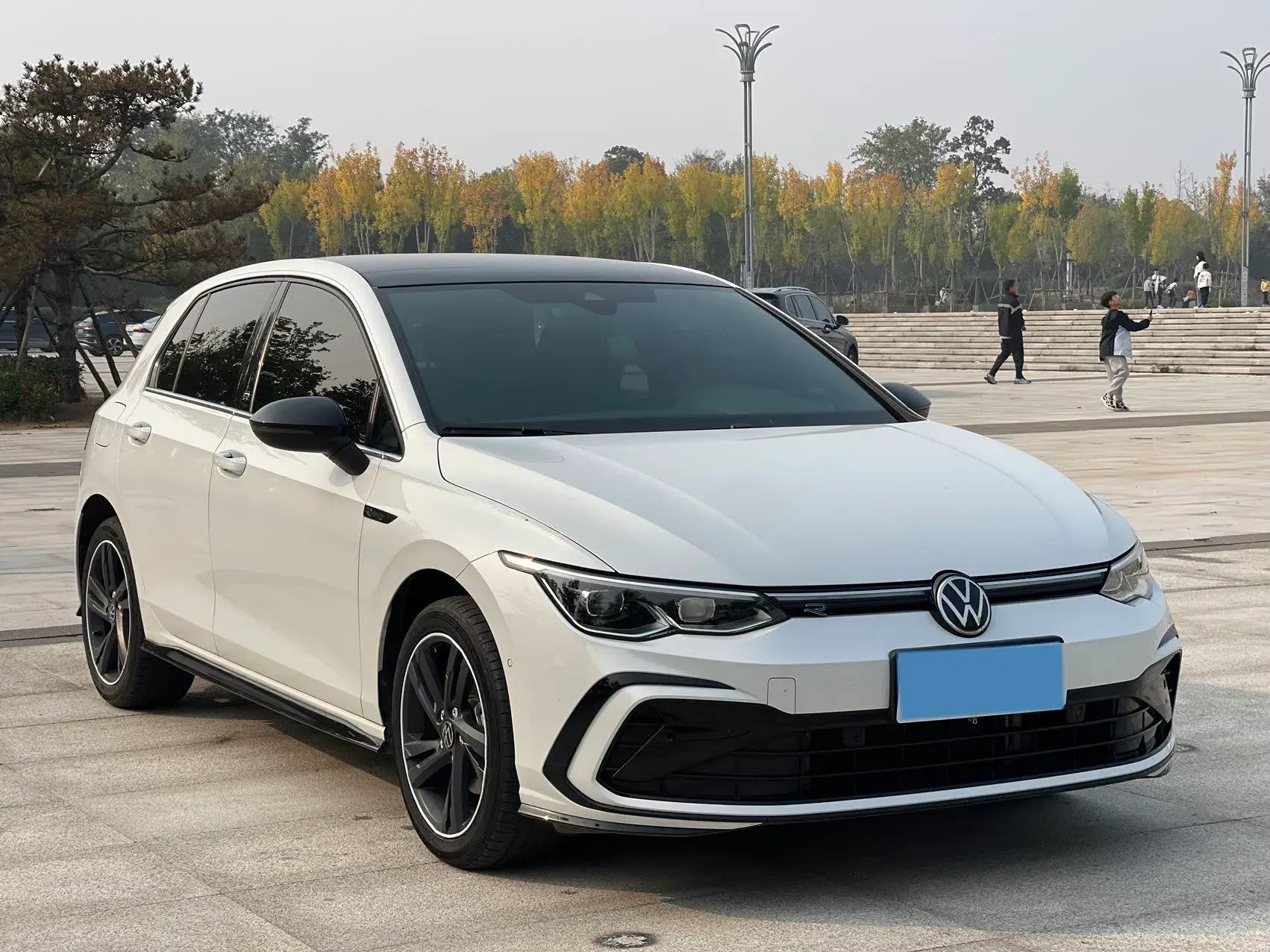 2021 VOLKSWAGEN GOLF thumbnail 3