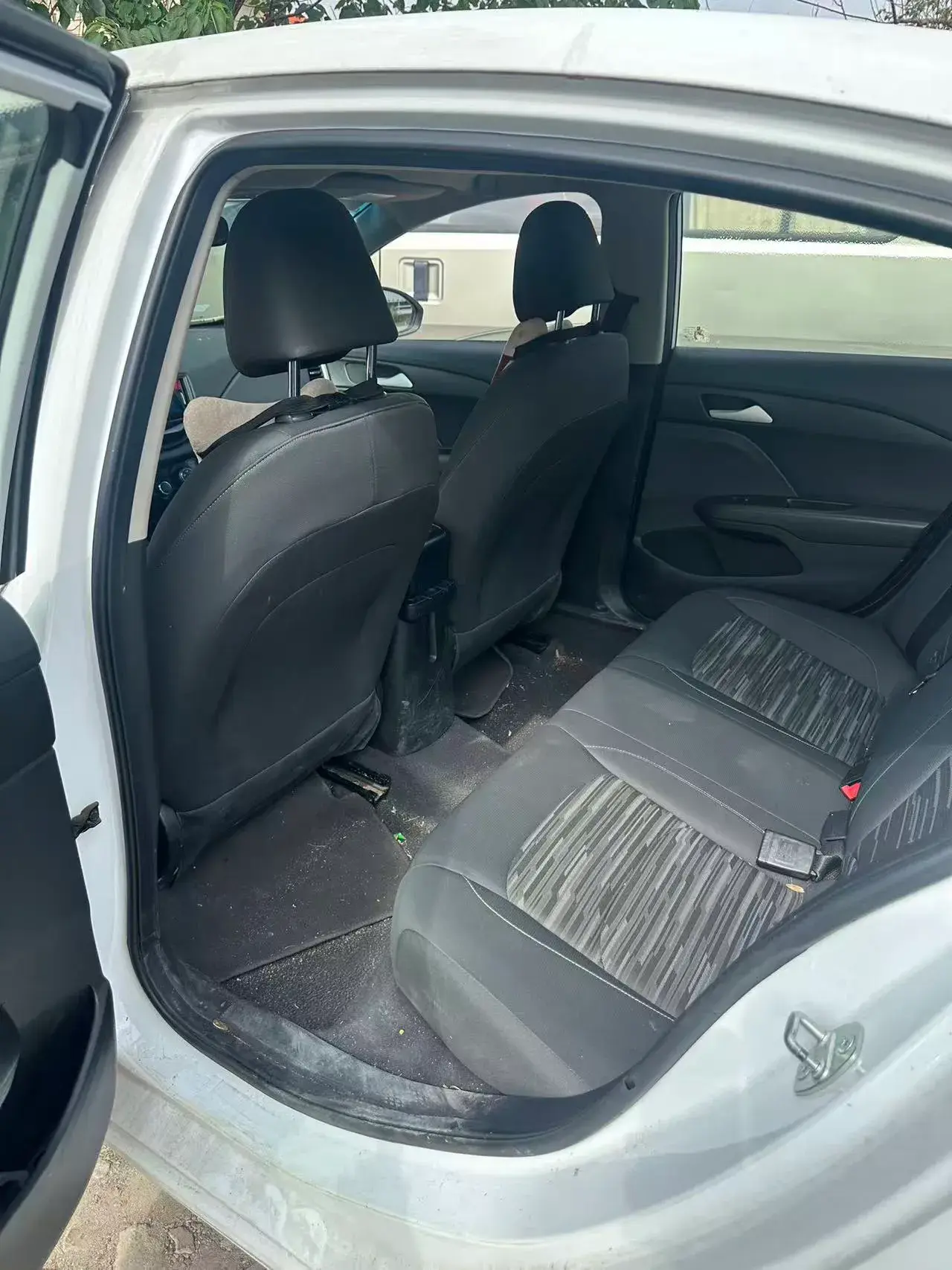 2019 CHEVROLET CAVALIER thumbnail 3