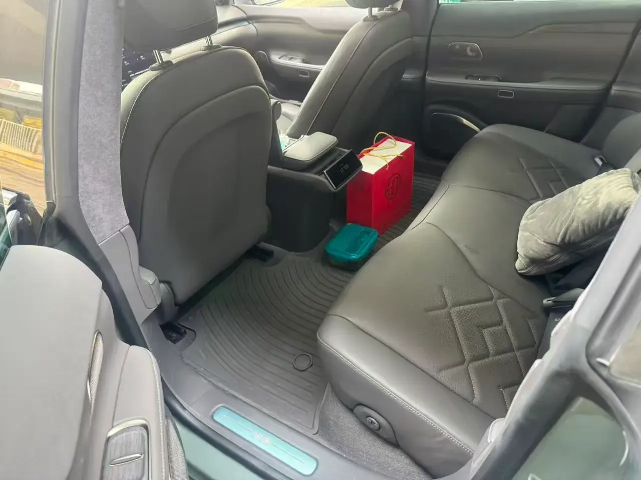 2021 VOLKSWAGEN ID.6 thumbnail 4