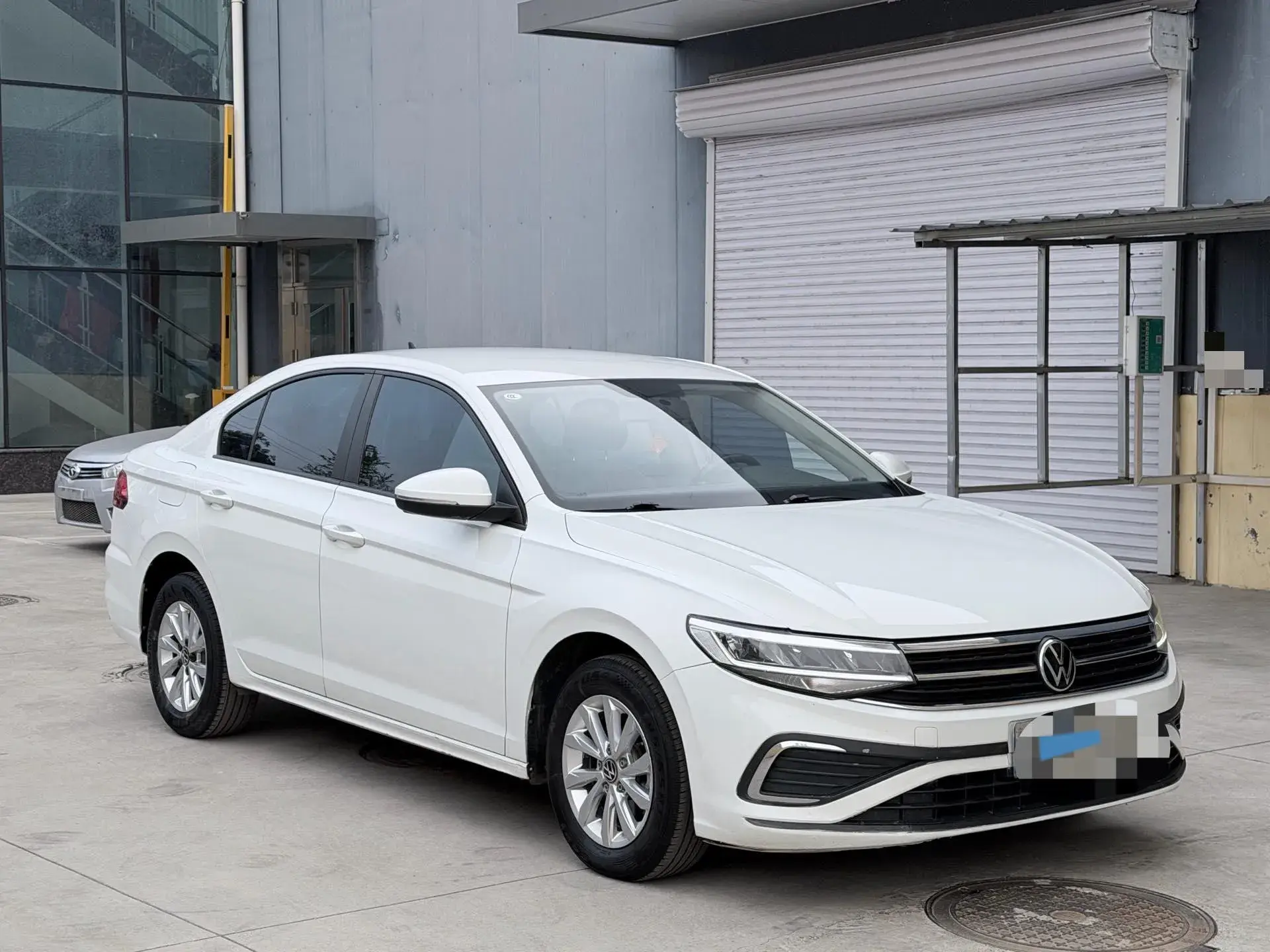 2023 VOLKSWAGEN BORA thumbnail 2