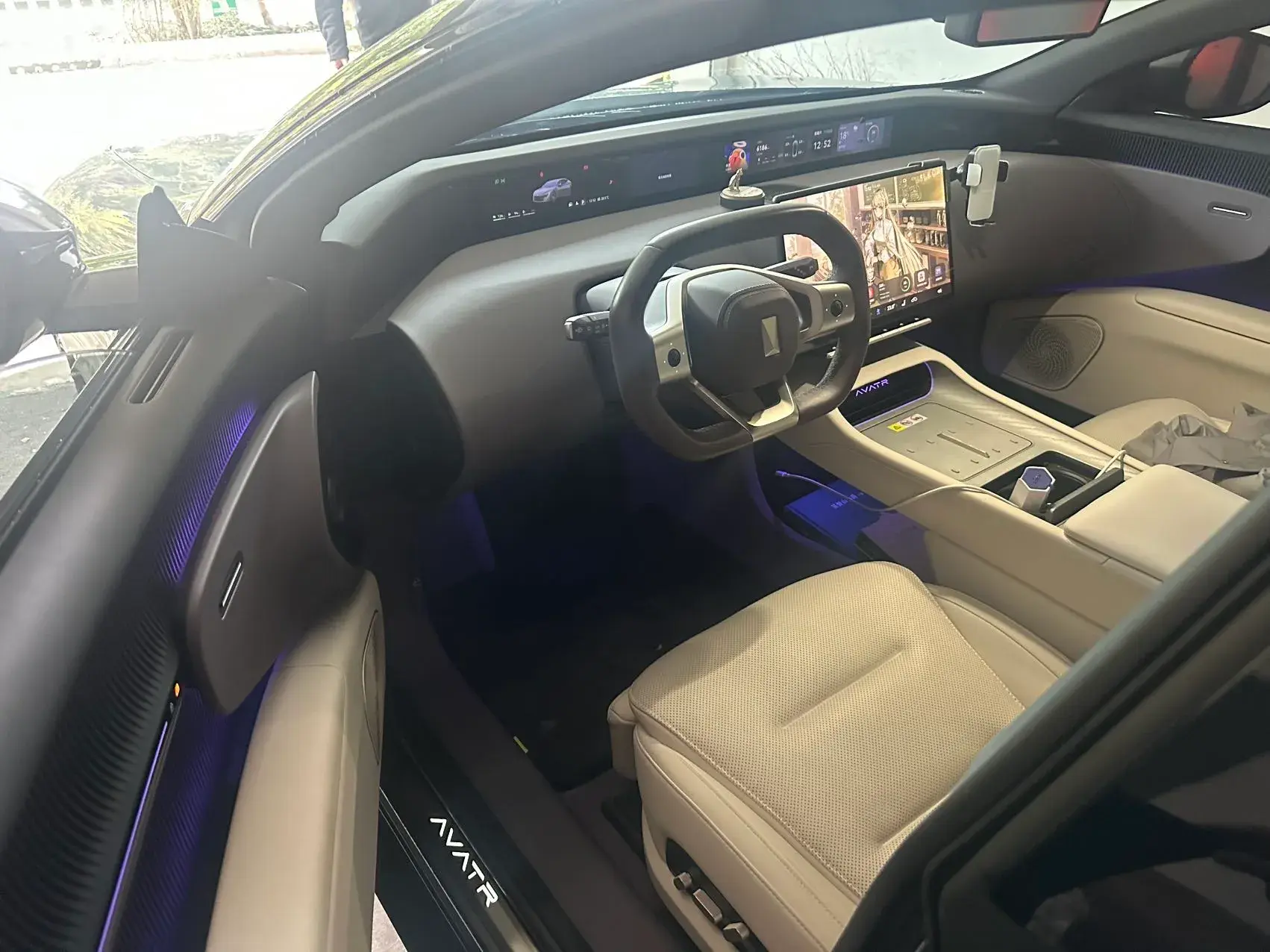 2025 AVATR 12 thumbnail 3