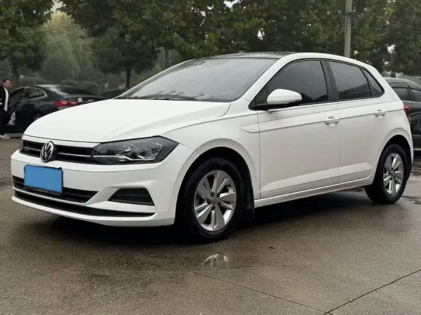 2019 VOLKSWAGEN POLO view 1