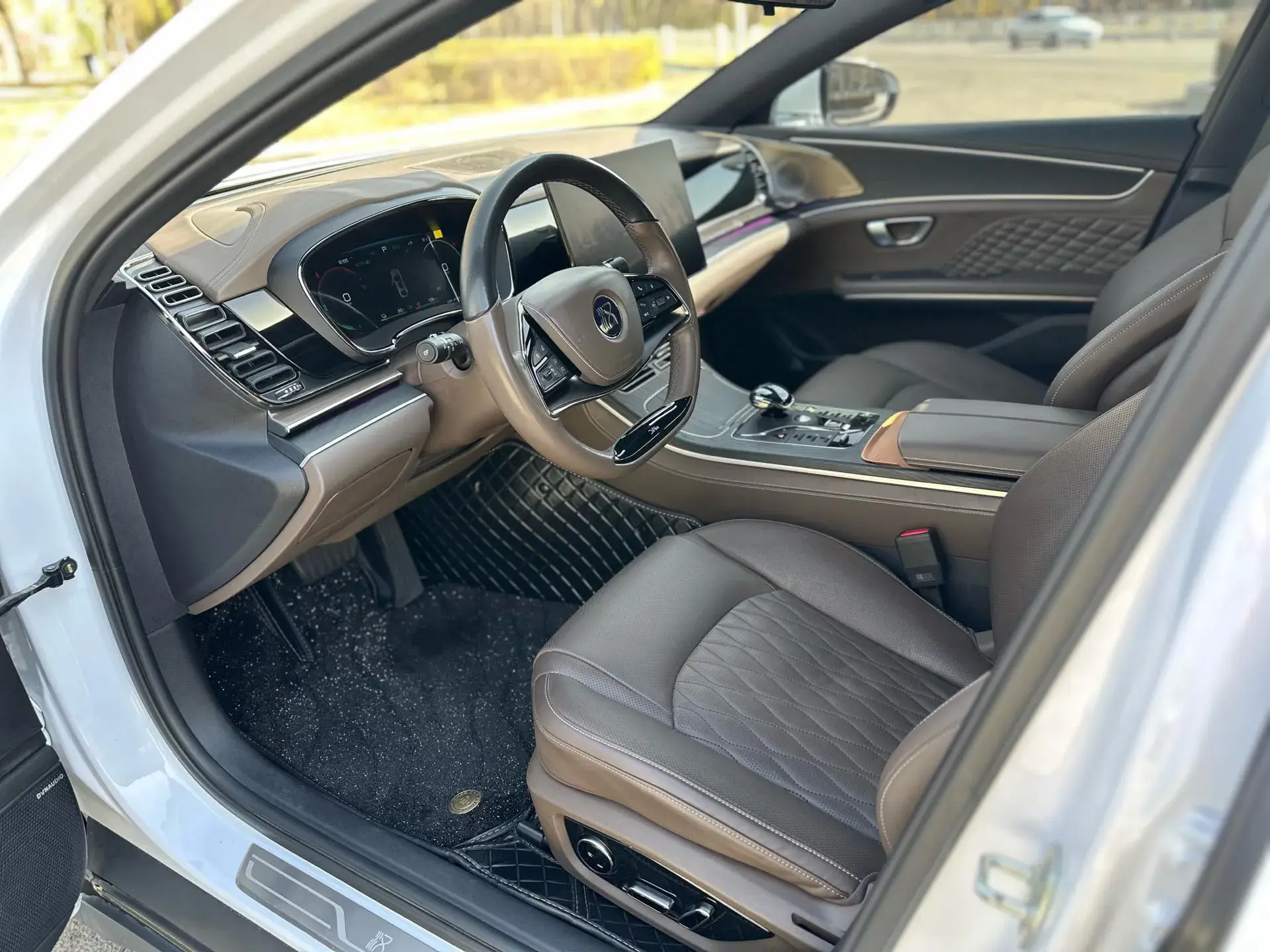 2023 BYD HAN thumbnail 4