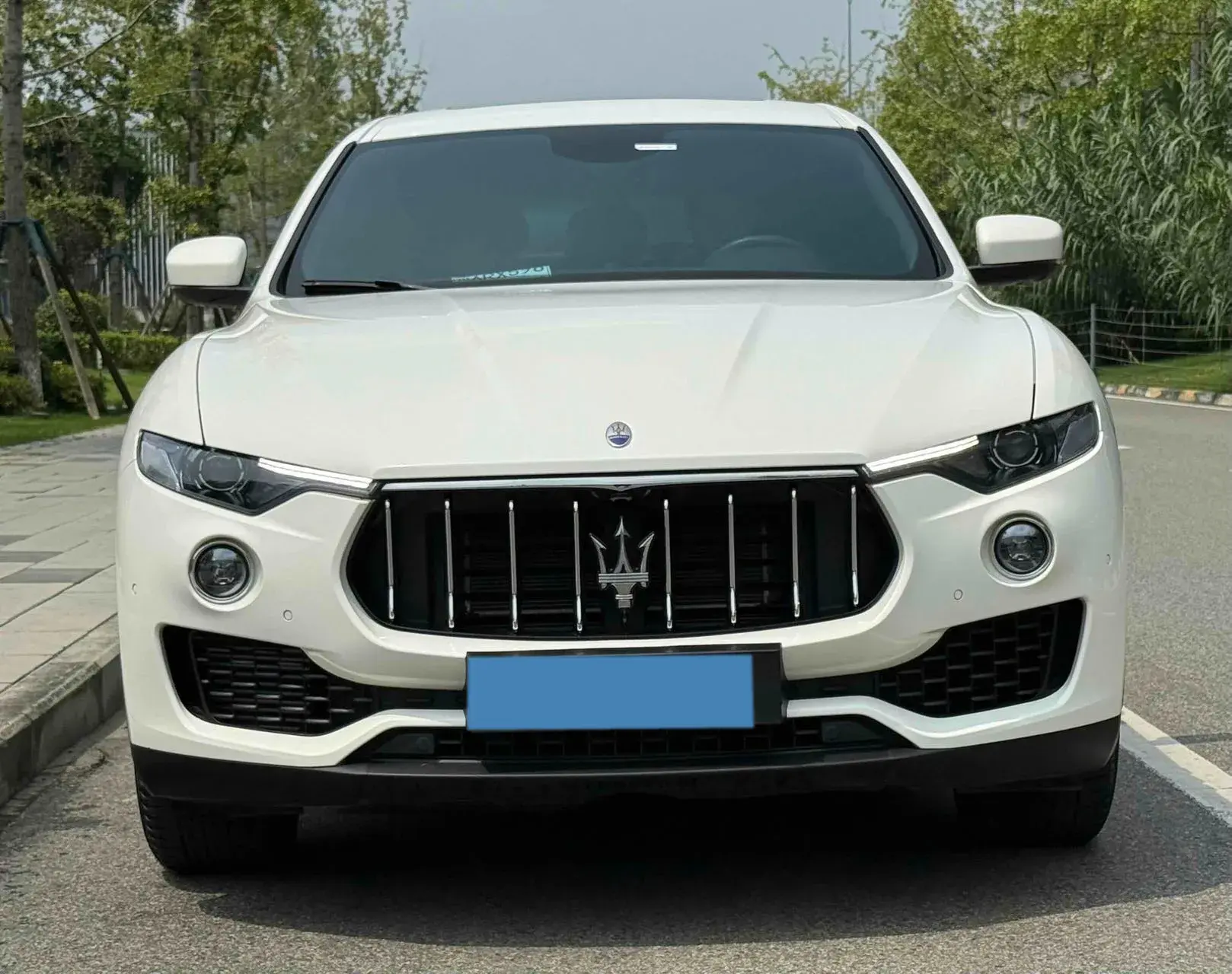 2018 MASERATI LEVANTE thumbnail 2