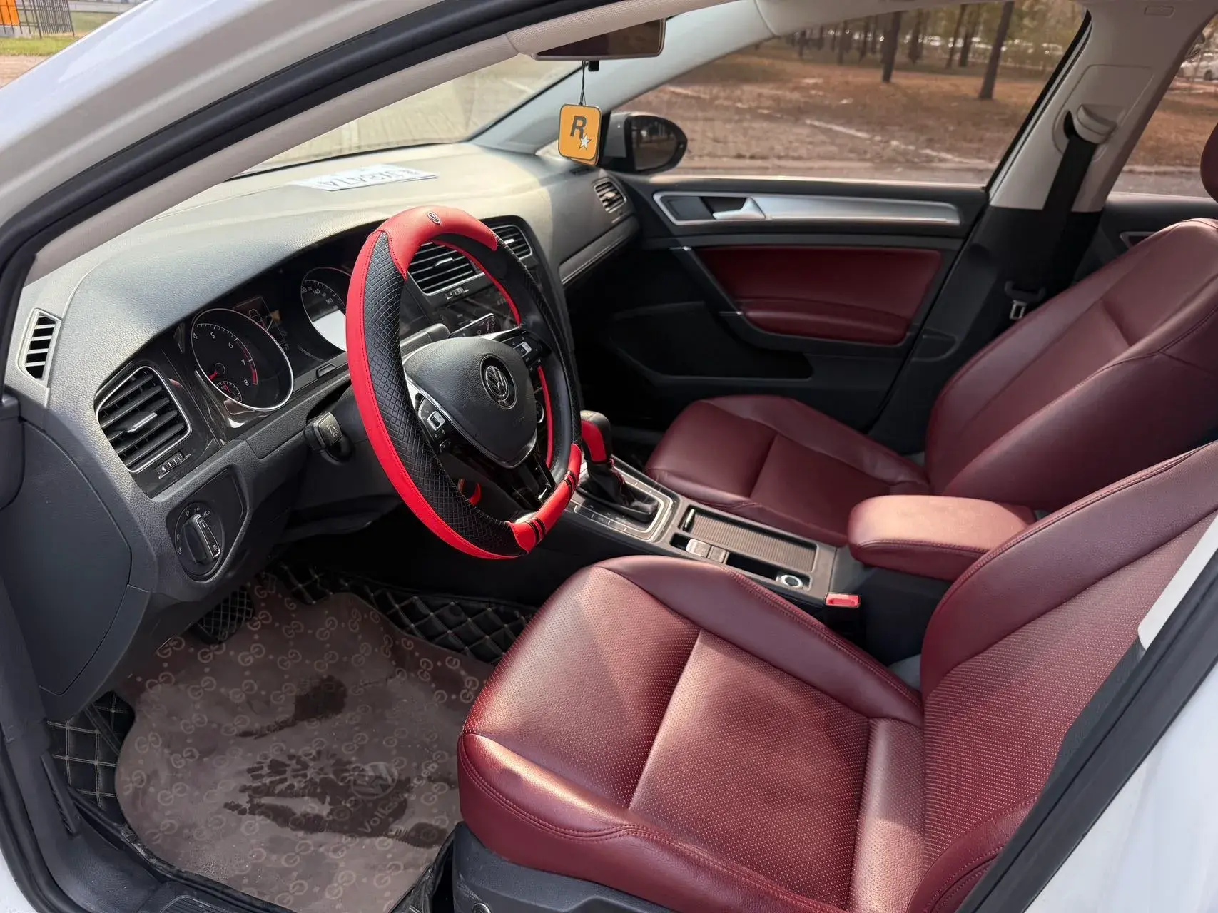 2020 VOLKSWAGEN GOLF thumbnail 4