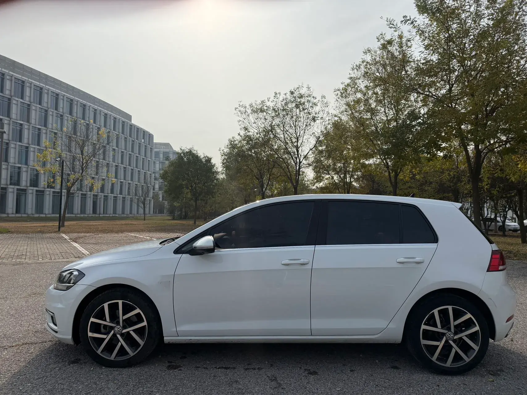 2020 VOLKSWAGEN GOLF thumbnail 3