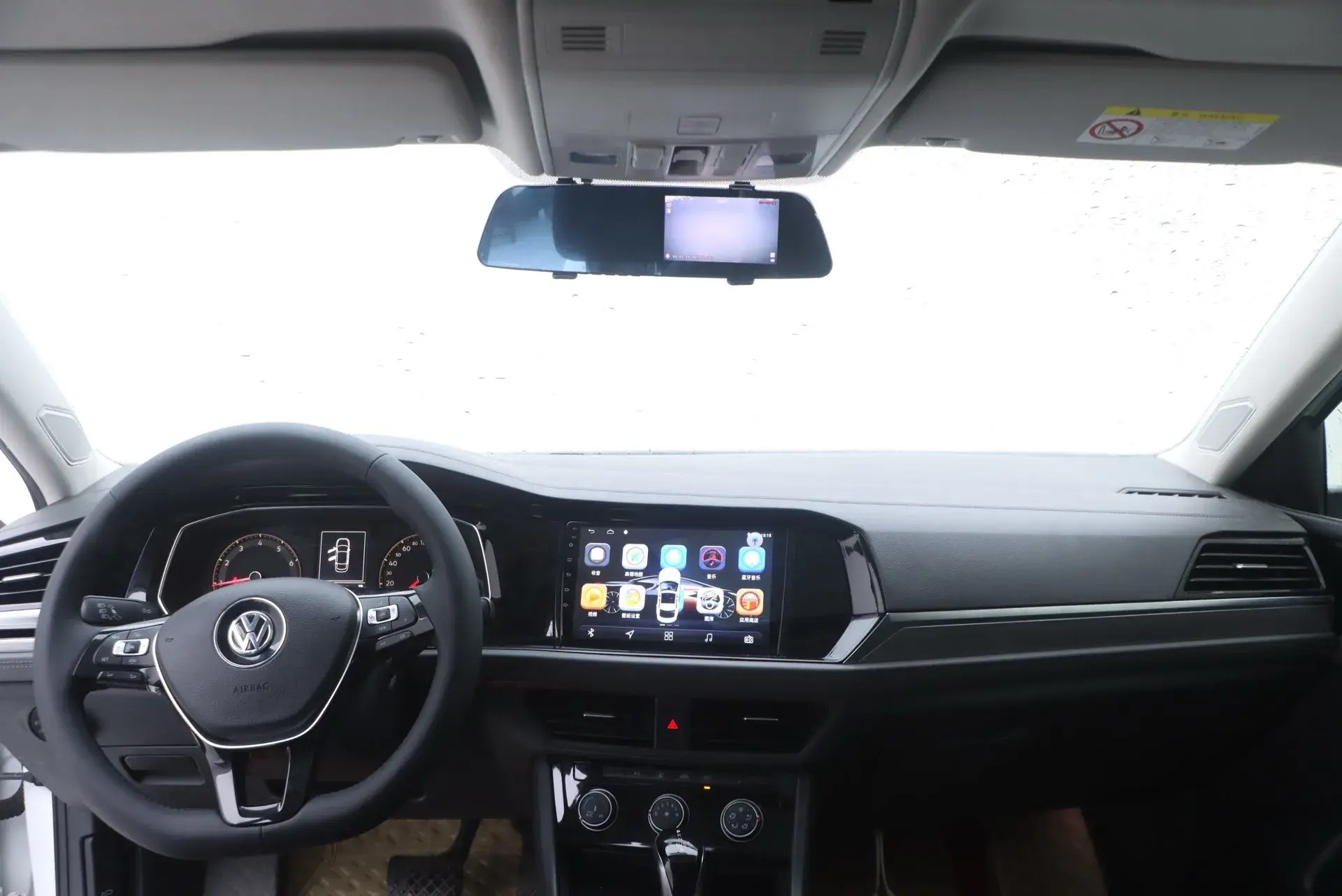 2019 VOLKSWAGEN SAGITAR thumbnail 4