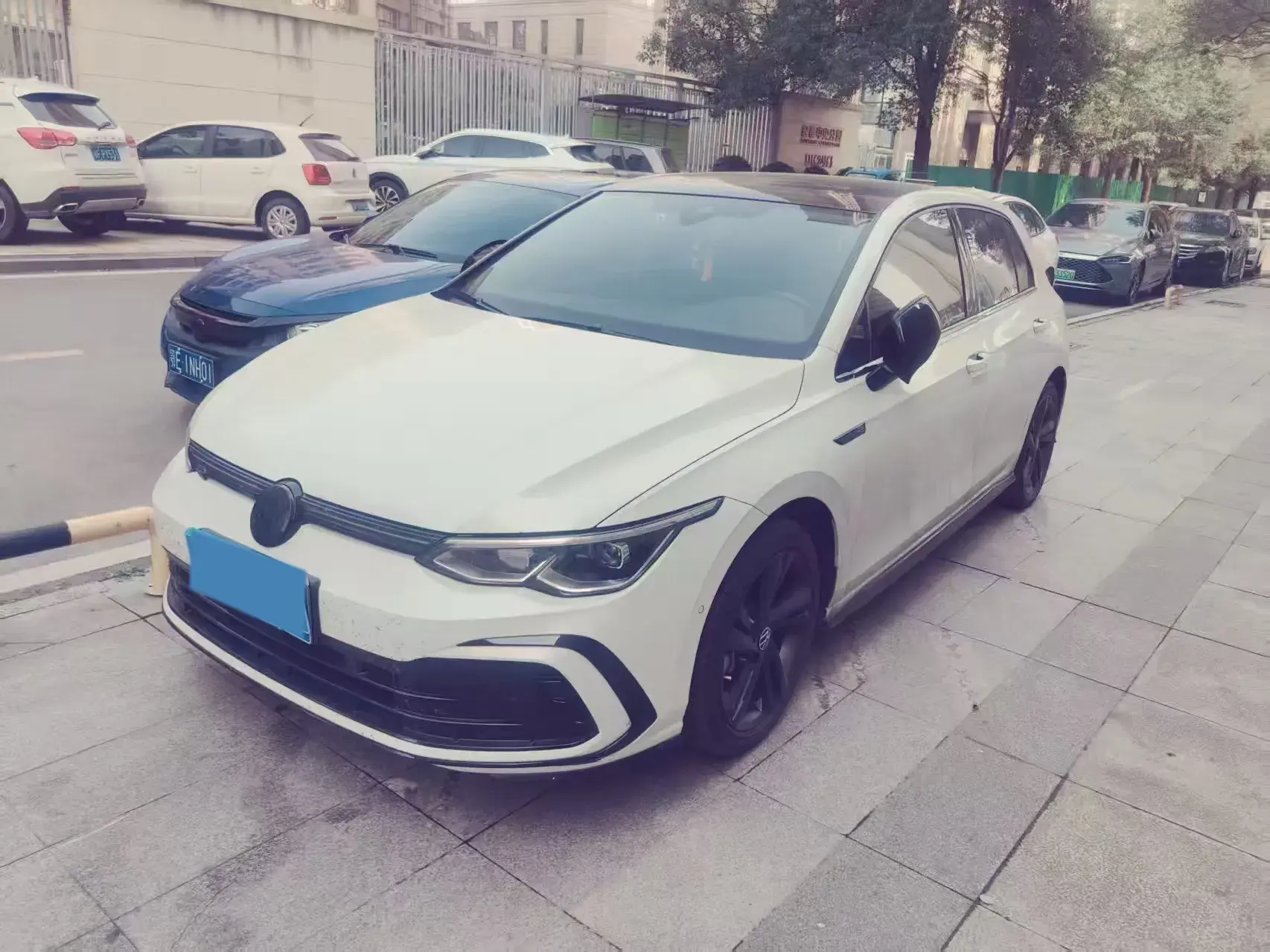 2021 VOLKSWAGEN GOLF view 1