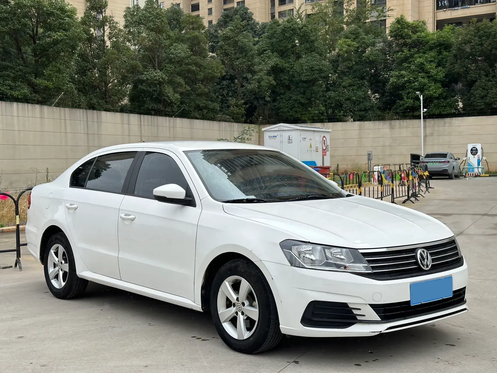 2019 VOLKSWAGEN LAVIDA thumbnail 2