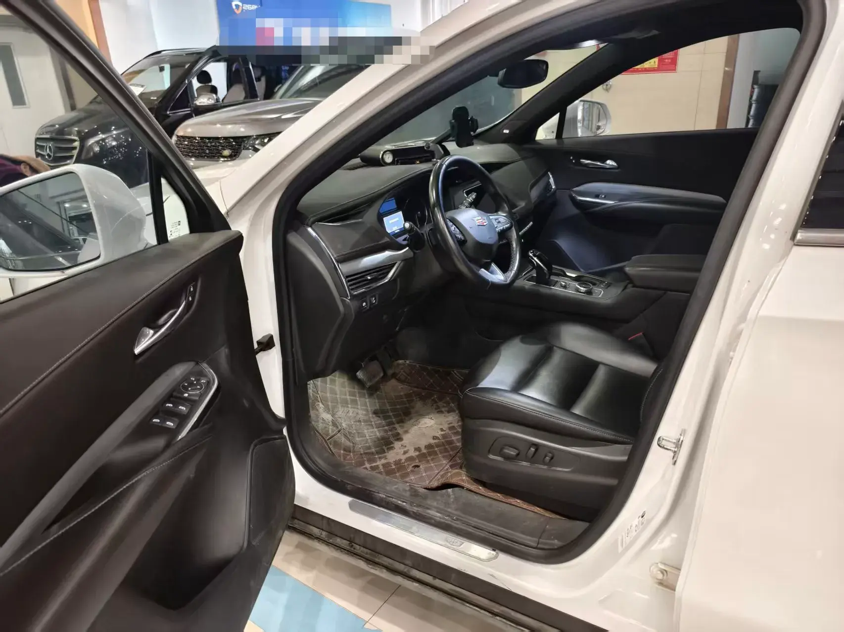 2021 CADILLAC XT4 thumbnail 2