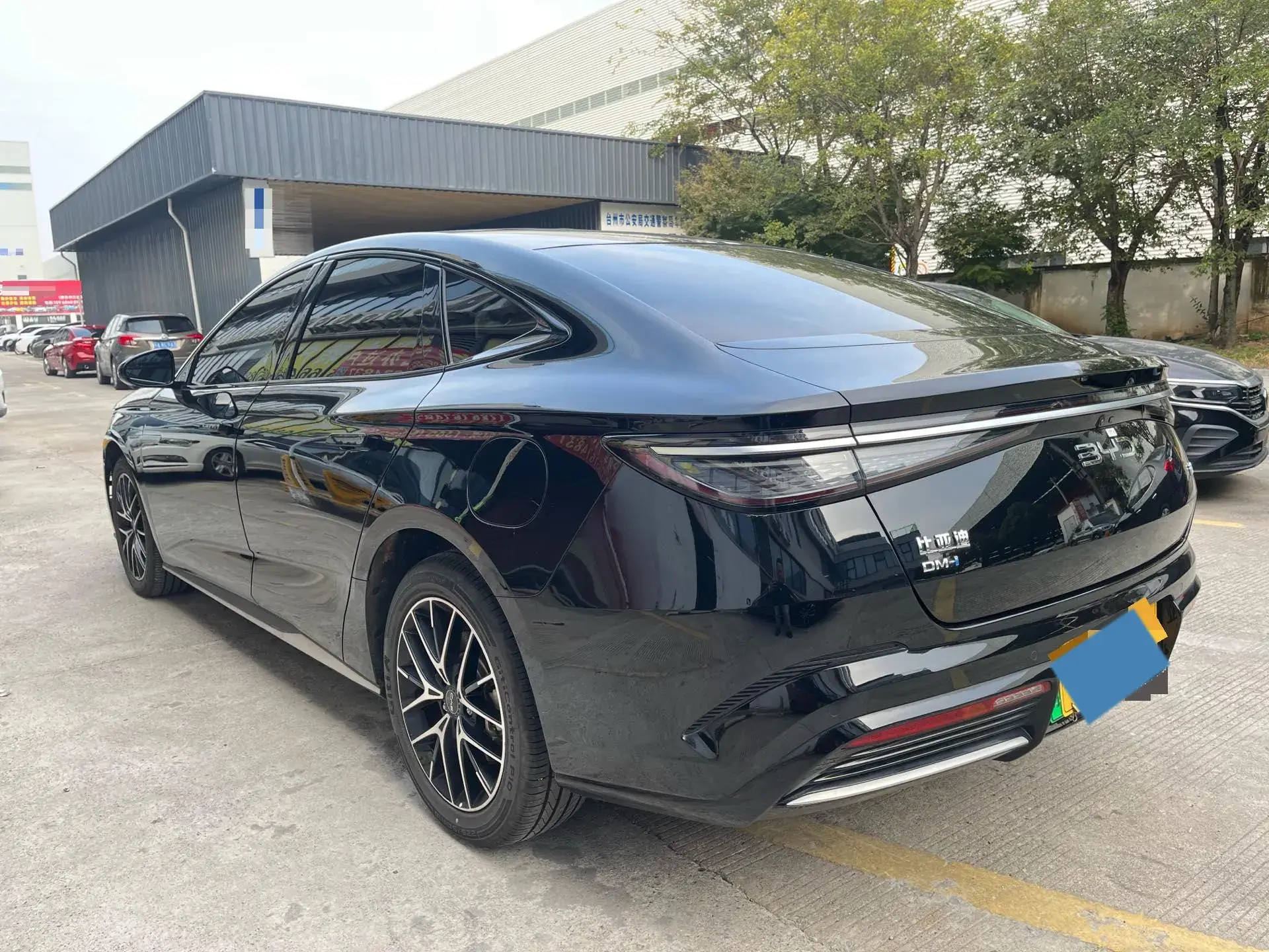 2023 BYD SEAL thumbnail 3