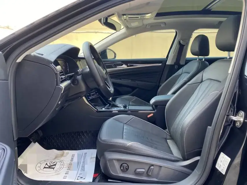 2021 VOLKSWAGEN PASSAT thumbnail 4