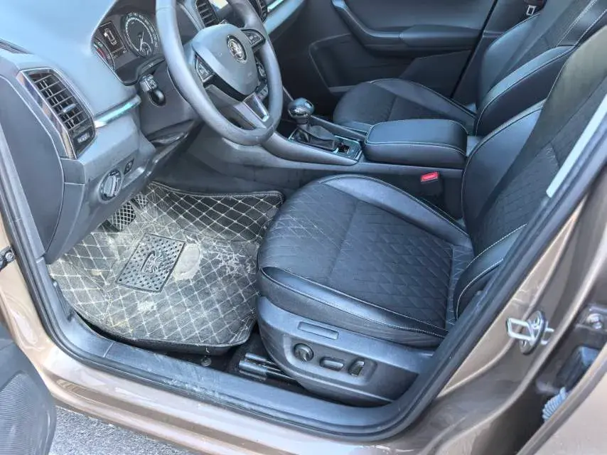 2020 SKODA KAROQ thumbnail 4